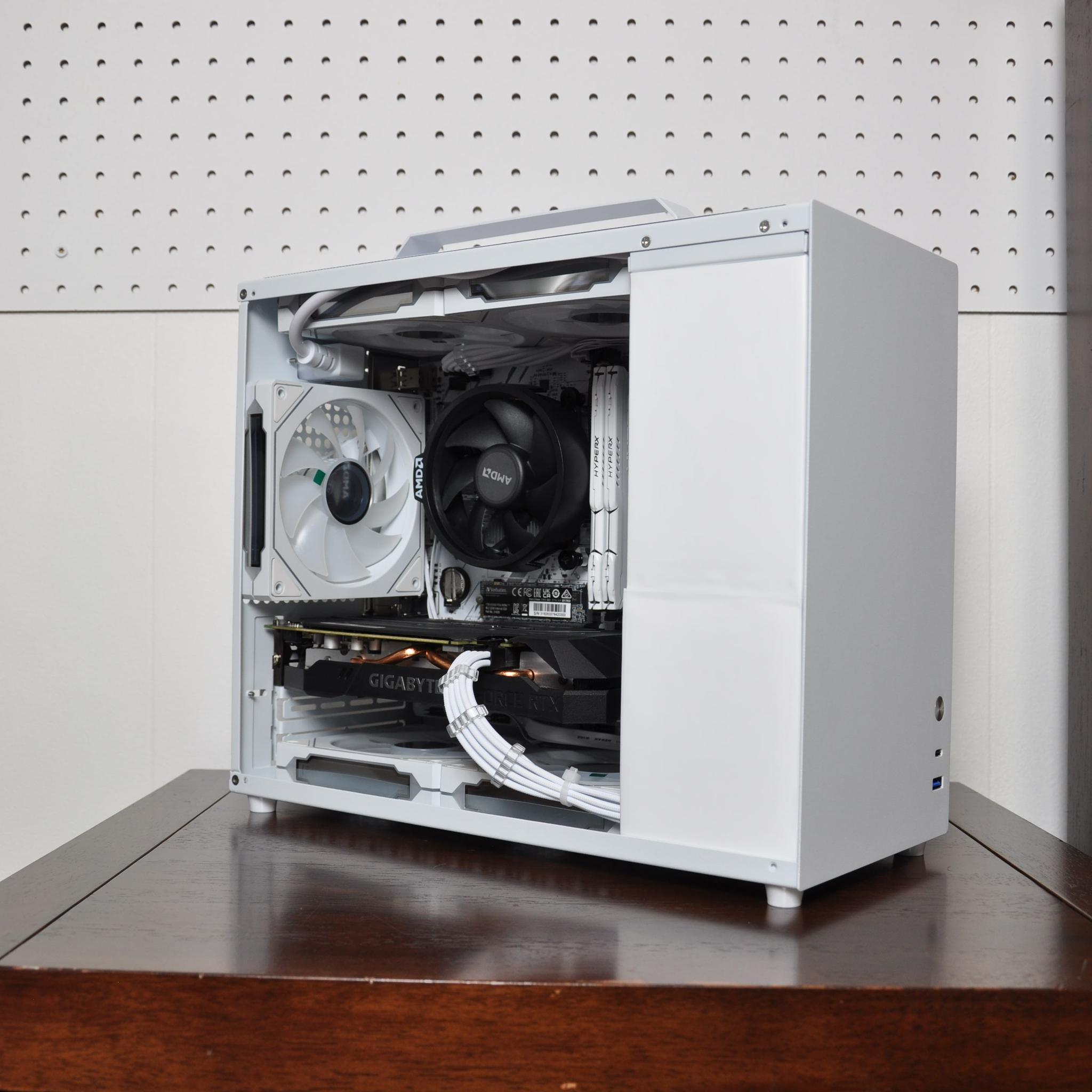 MINI WHITE PC | RTX 2060 OC | AMD RYZEN 5 5500 | 16GB RAM | 1TB GEN 4 SSD | FREE WIFI 6 | $590