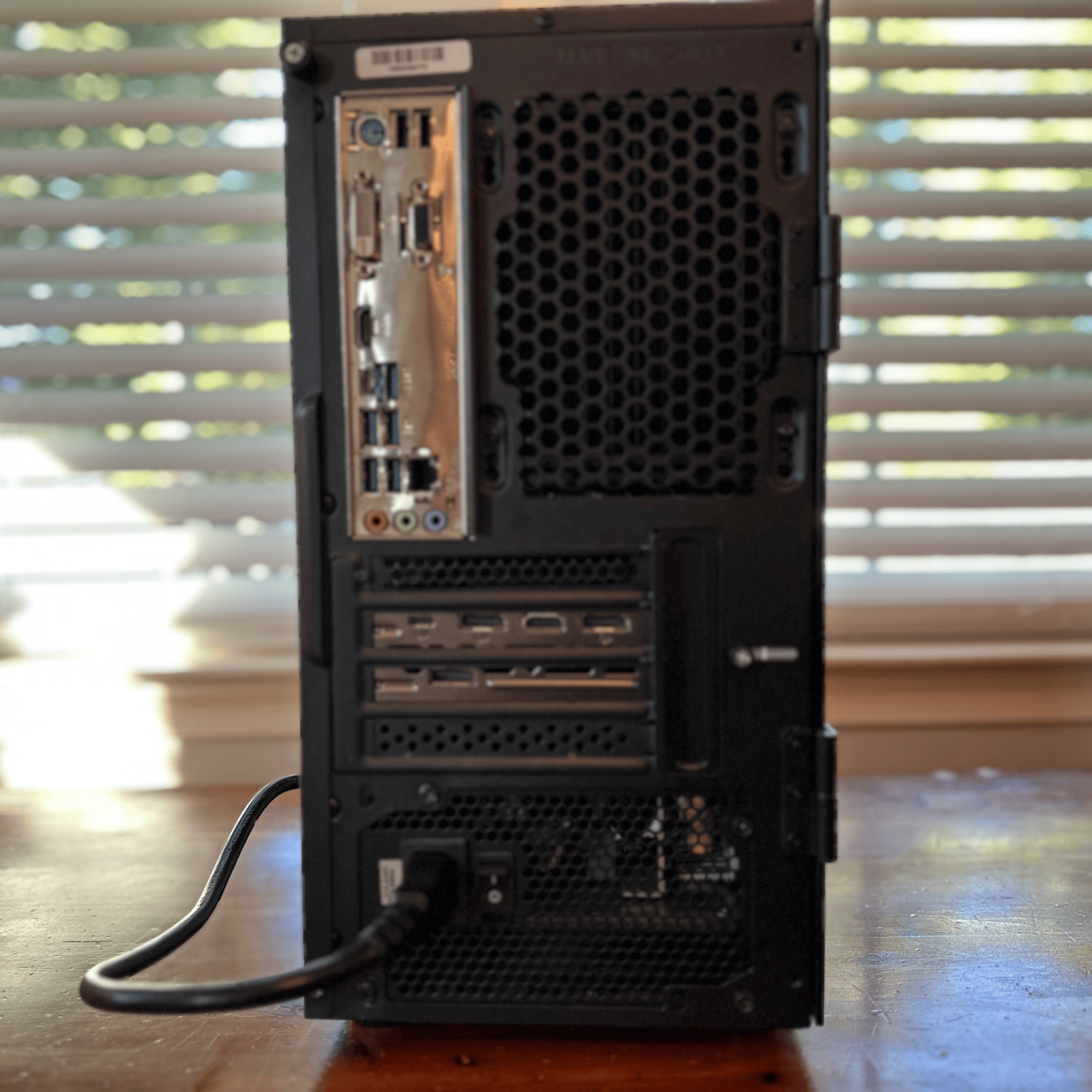 Ted|Liquid Cooled RTX 2080, Ryzen 5 3600 compact gaming