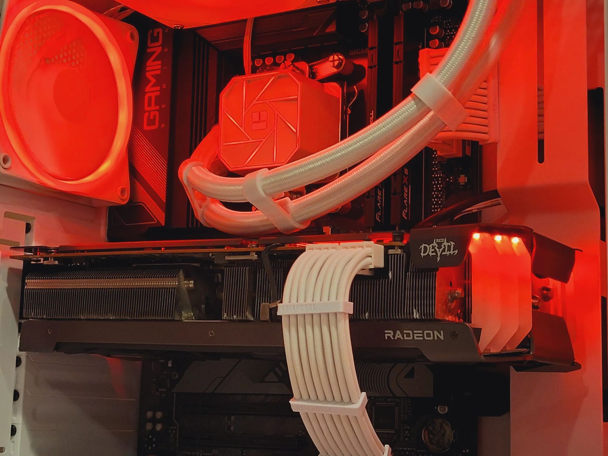 Gaming PC | Ryzen 7 7700X | RX 6800XT 16GB | 32GB DDR5 | 1TB nVME SSD | 1440p White Gaming PC RGB
