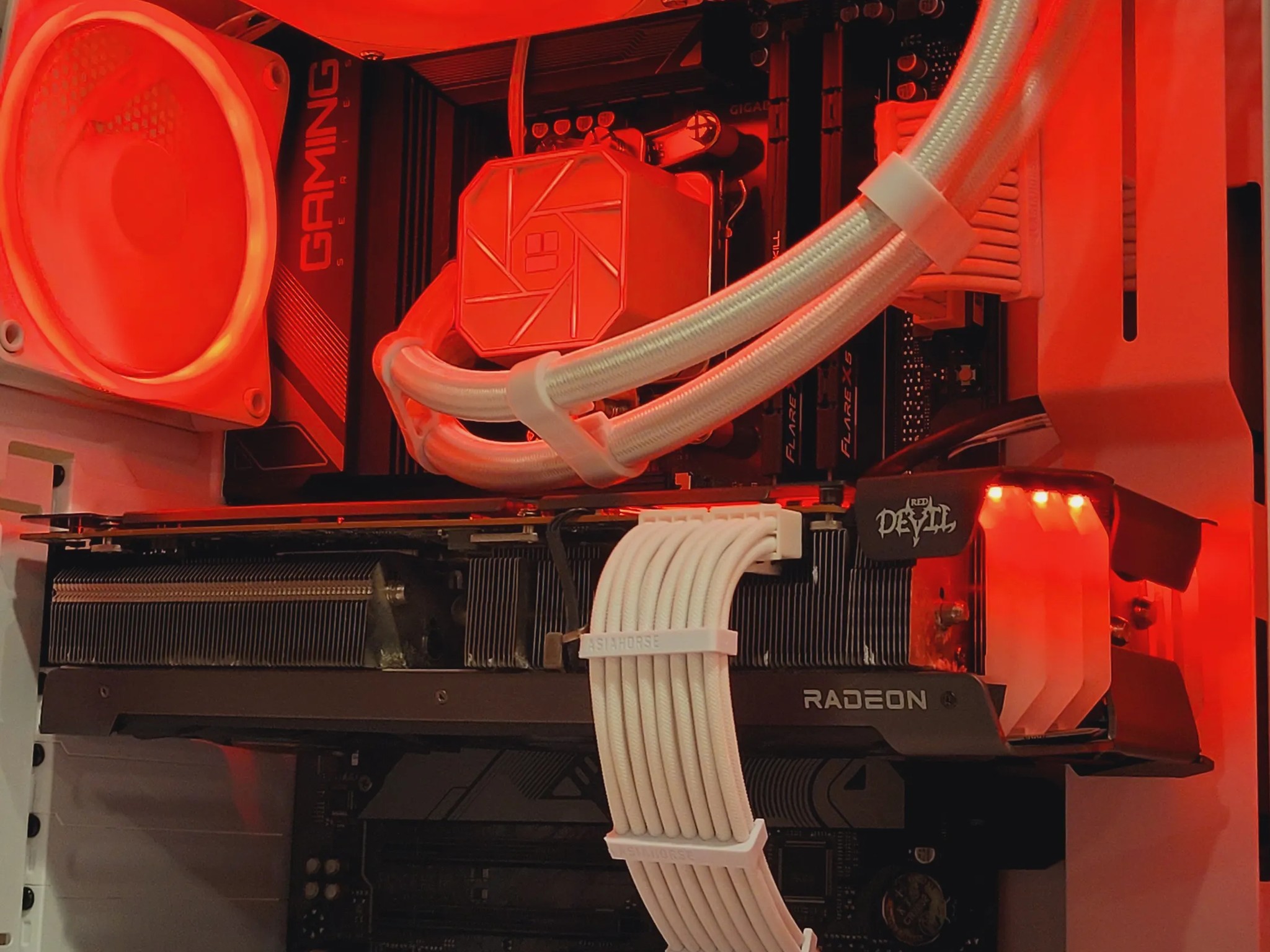 Gaming PC | Ryzen 7 7700X | RX 6800XT 16GB | 32GB DDR5 | 1TB nVME SSD | 1440p White Gaming PC RGB