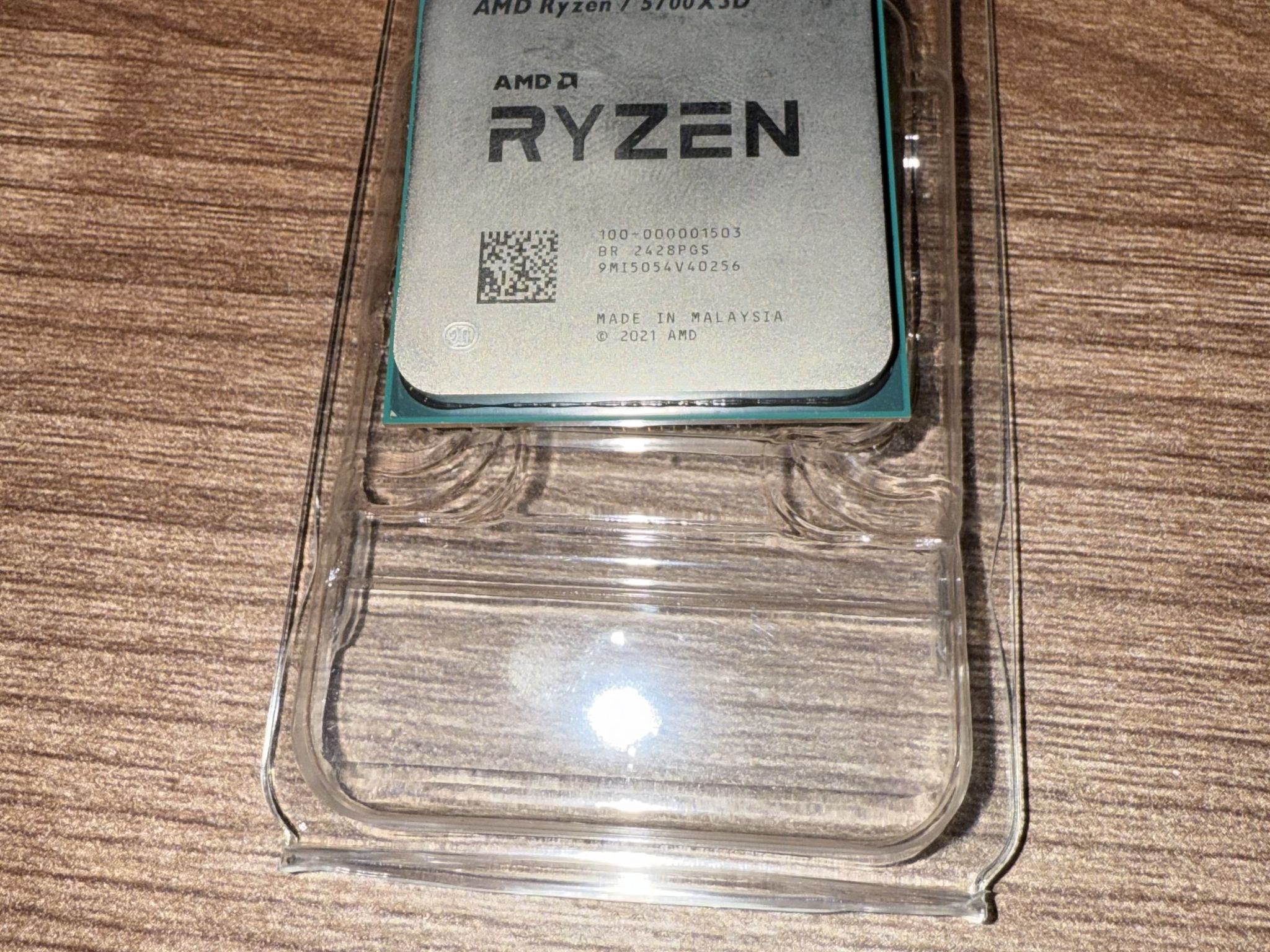 AMD Ryzen 7 5700 x3d (cpu 8 core, 16 thread)