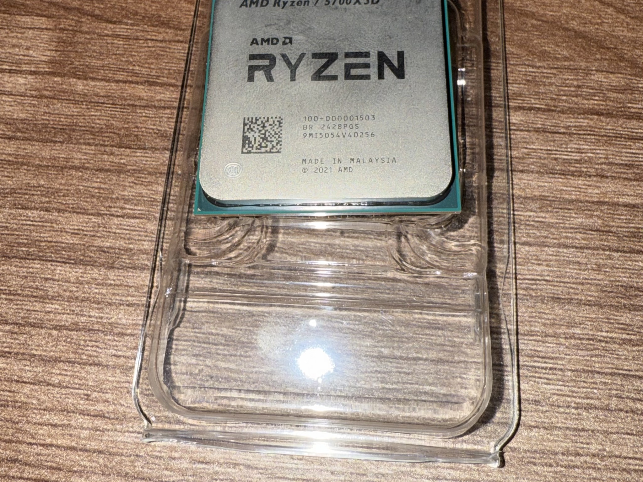 AMD Ryzen 7 5700 x3d (cpu 8 core, 16 thread)