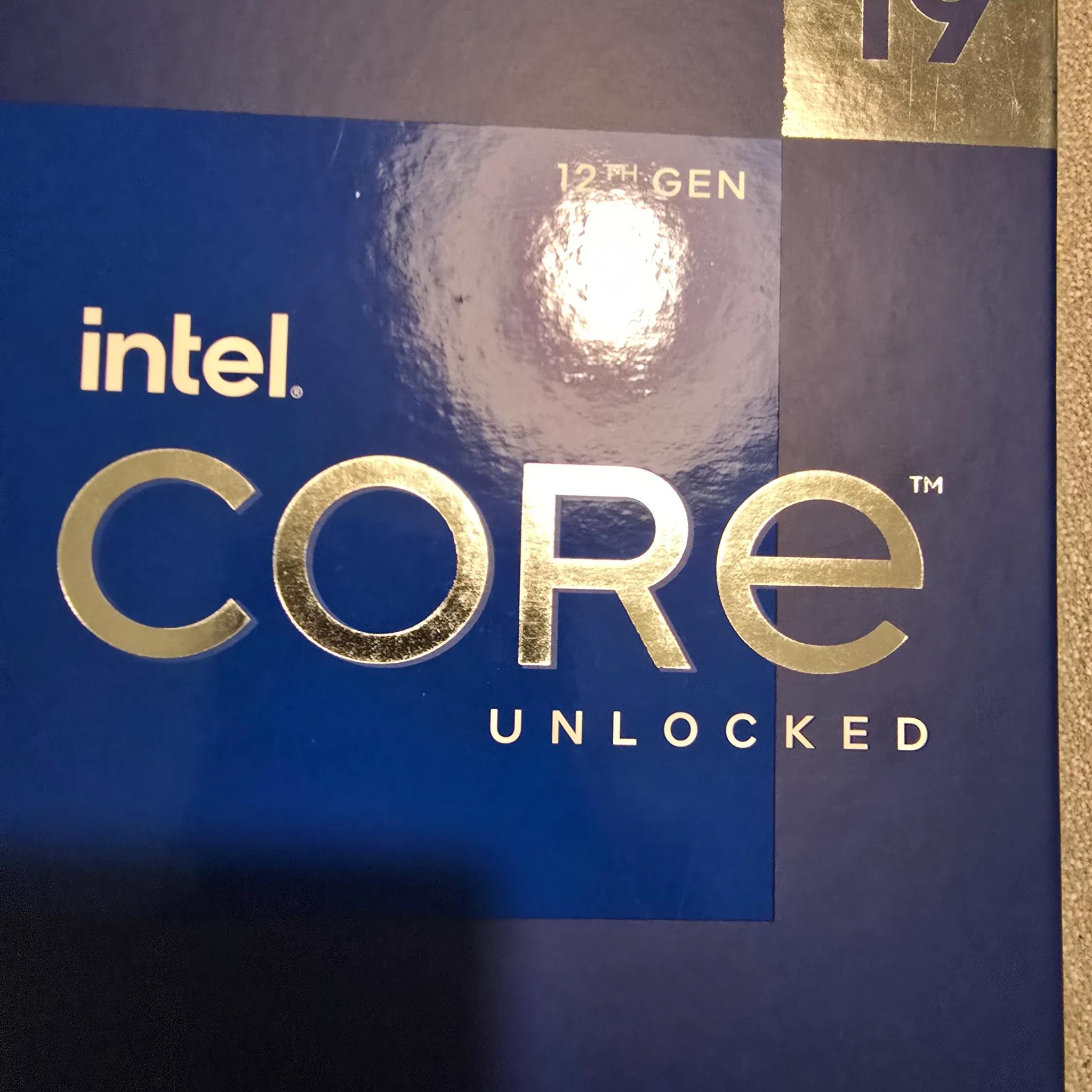 Intel 12900k and ASUS Z690 Motherboard and DDR 5 RAM