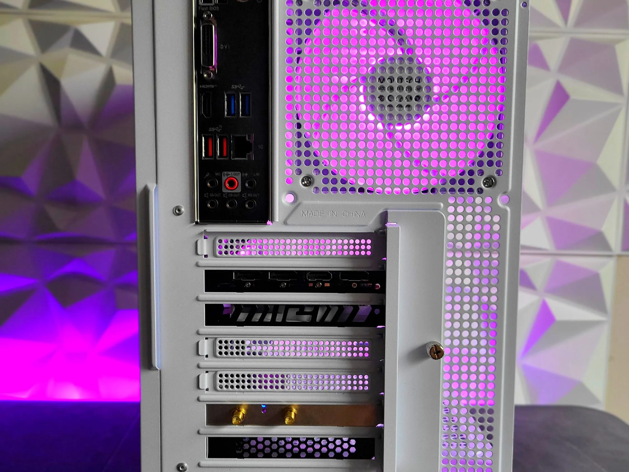 ⚪⚪ AMD Radeon RX 6600 8 GB | AMD Ryzen 7 3800X 8-Core CPU | 16 GB Ram | 1 TB SSD ⚪⚪