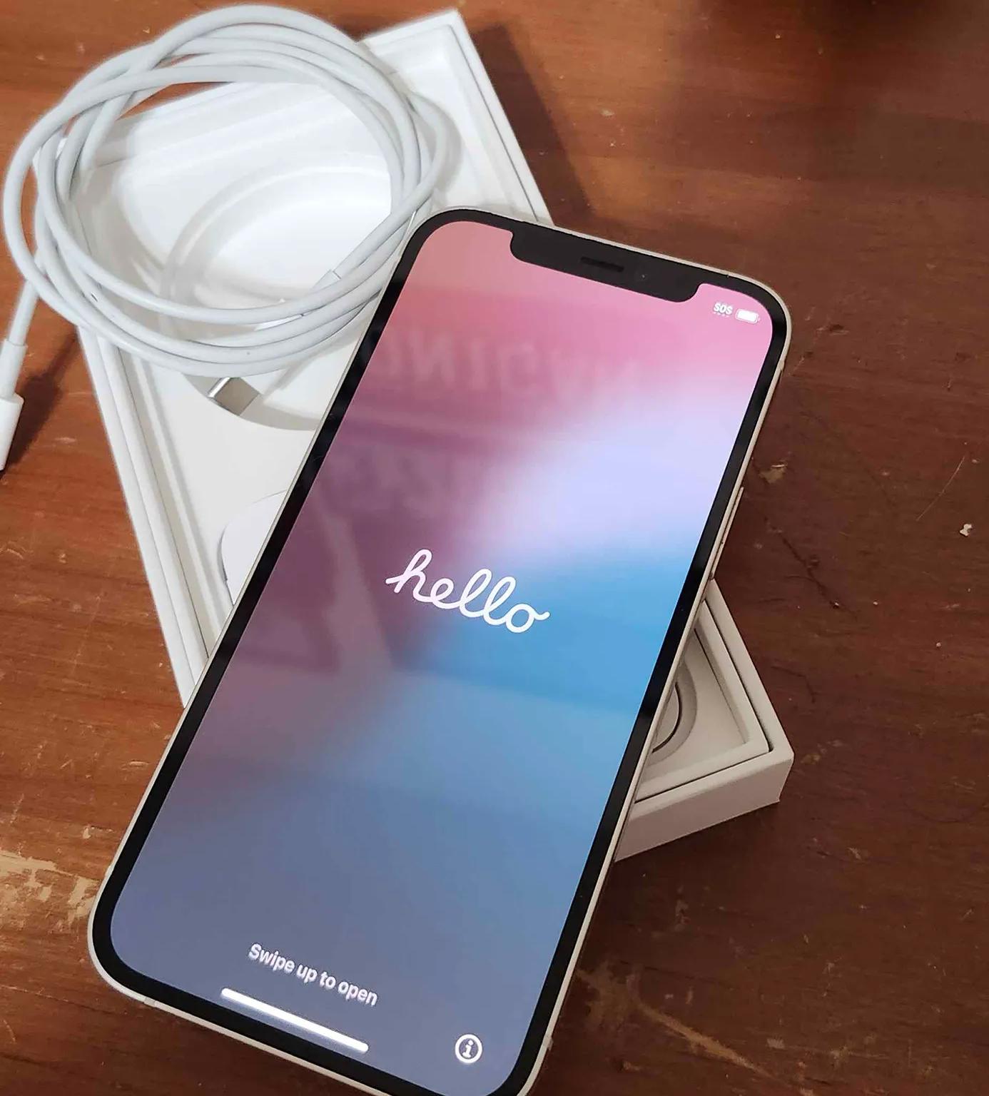 Iphone 12 White (Unlocked)
