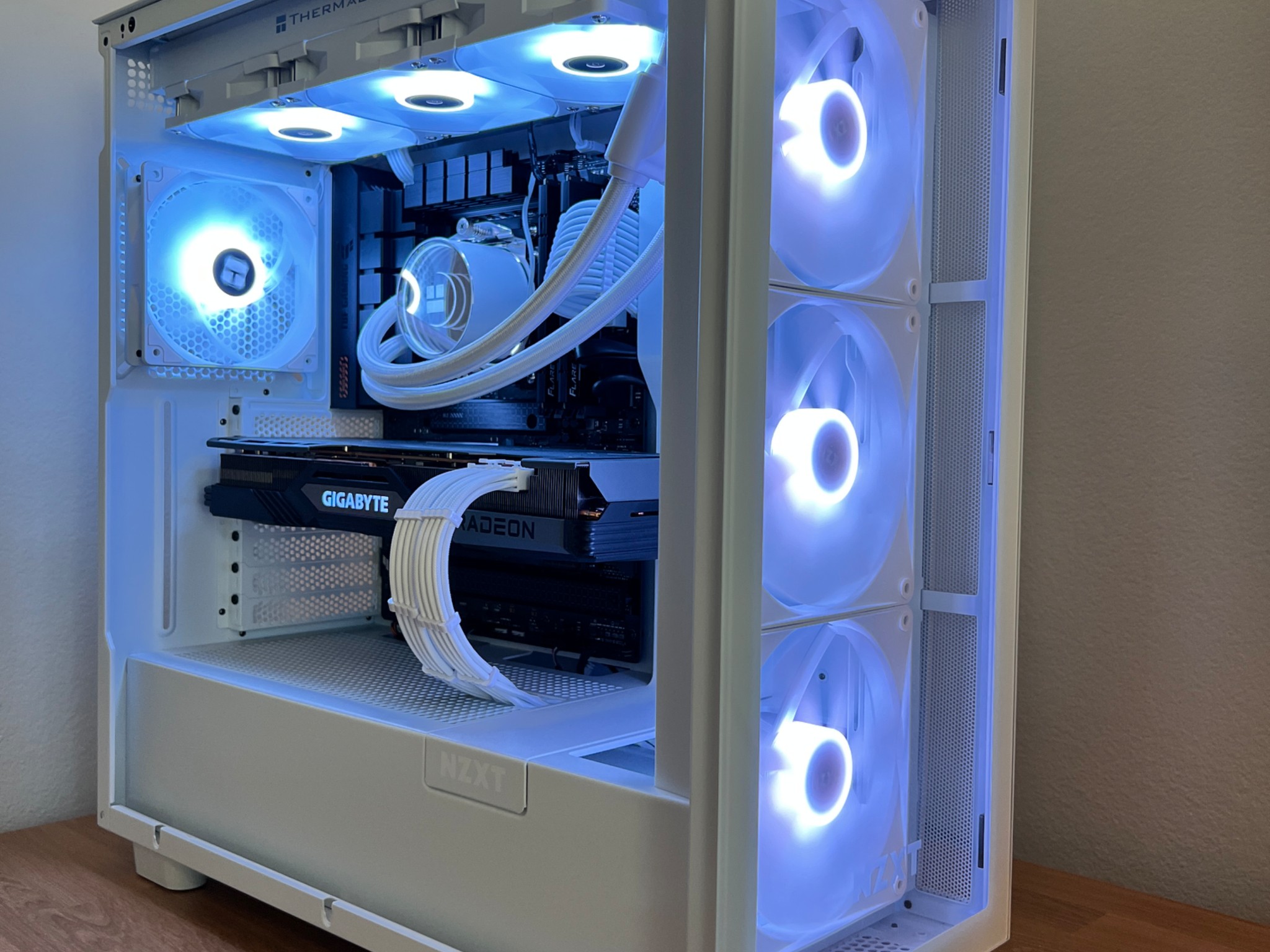 HIGH-END 🥶 | RX 7900 XTX | Ryzen 5 7600x3d | 32gb DDR5 6000mhz | 1tb m.2 Gen4 | Gaming PC