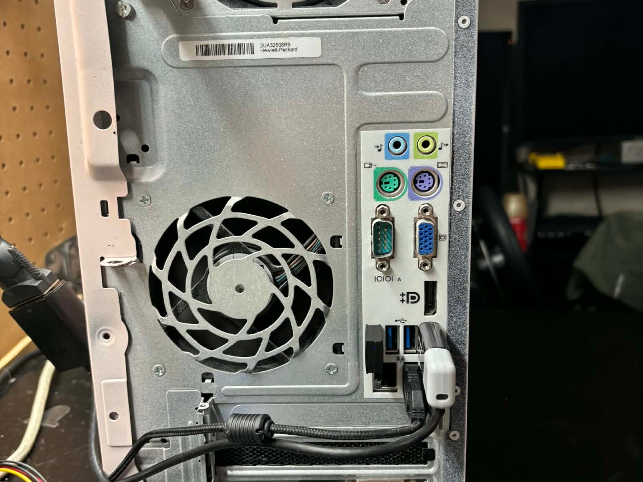 Retro Tower | AMD A10-5800B, 16GB RAM, 250GB SSD, AMD R7 450, Win10, WiFi