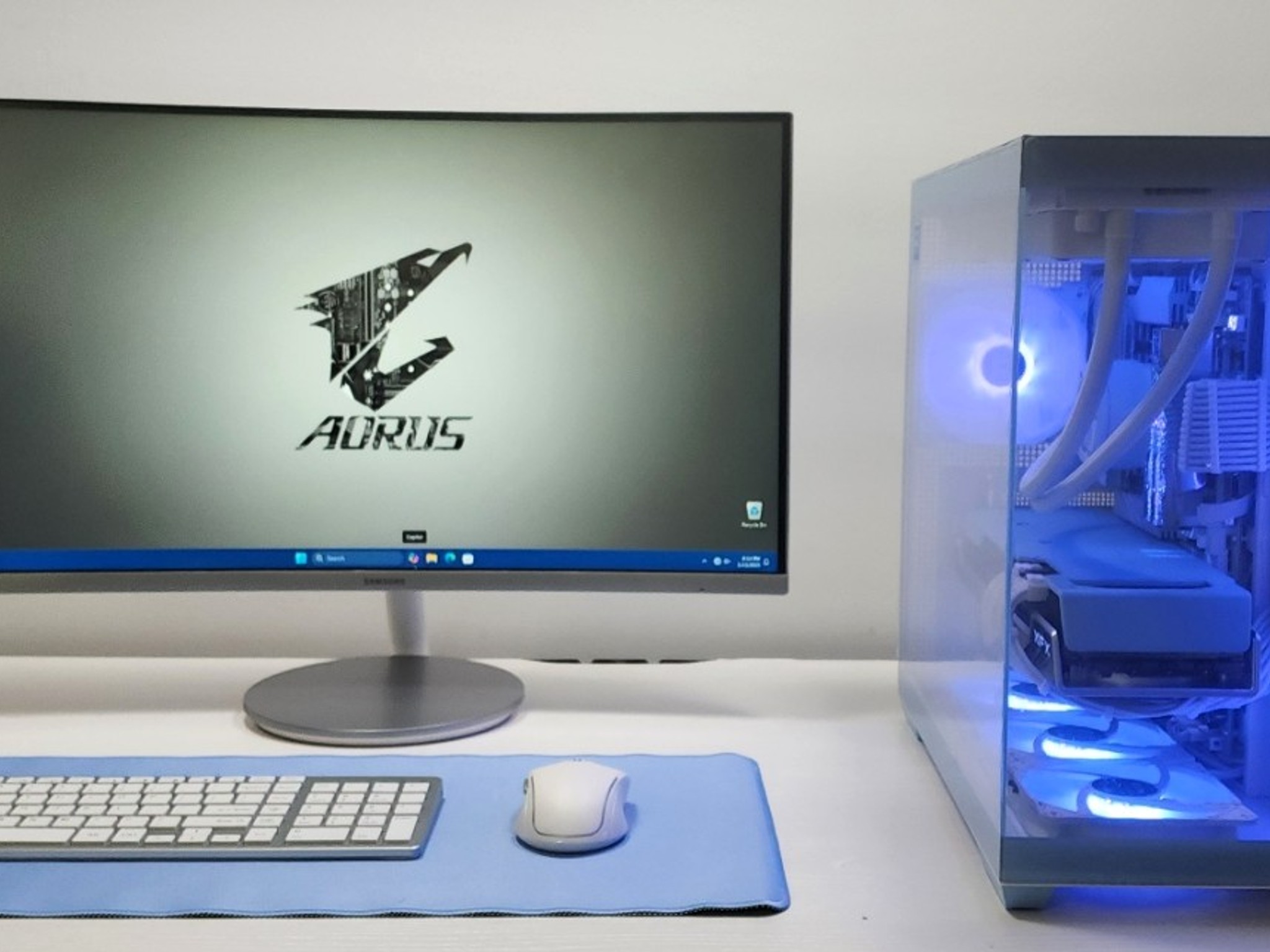 Elegant Blue/White Custom 1440P/4K Gaming System - 7800X3D - 7900XTX