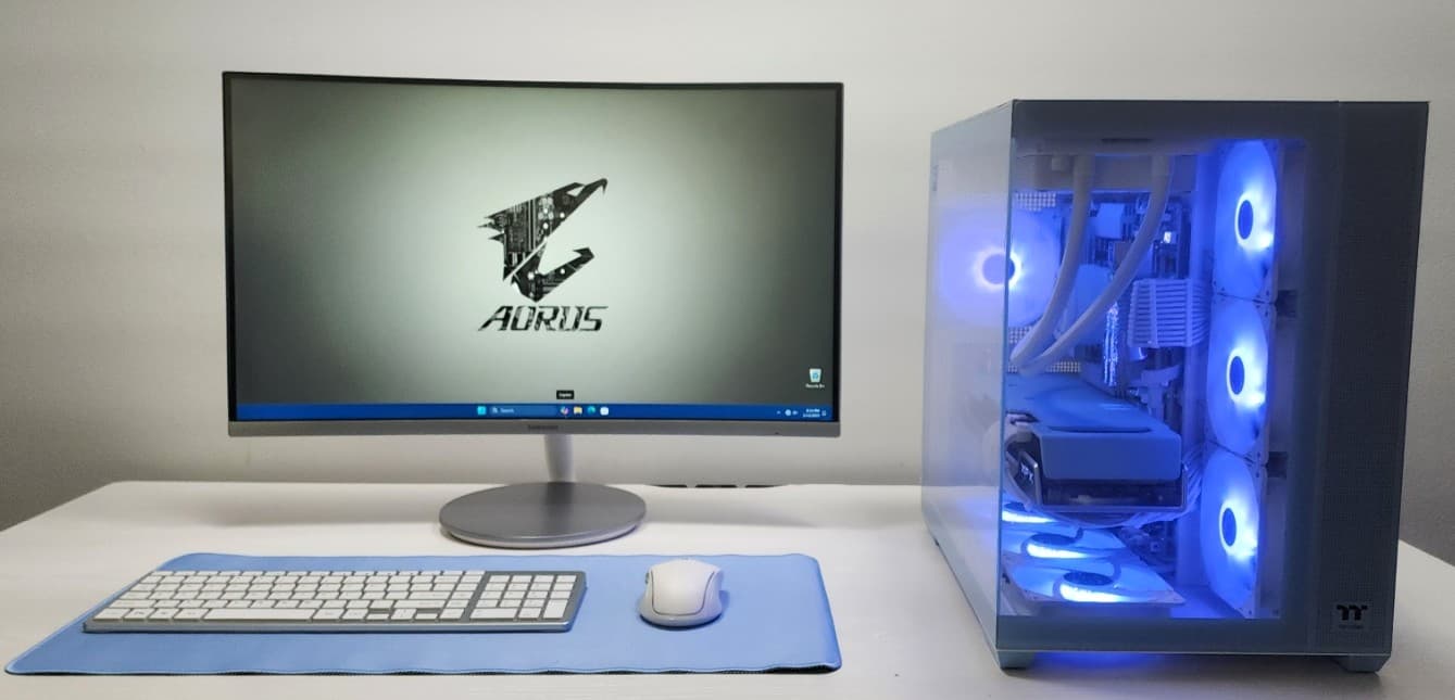 Elegant Blue/White Custom 1440P/4K Gaming System - 7800X3D - 7900XTX