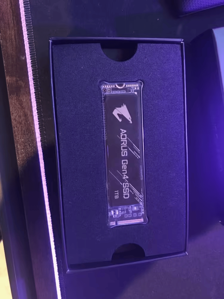 Gigabyte AORUS Gen4 1 TB M.2-2280 NVME Solid State Drive
