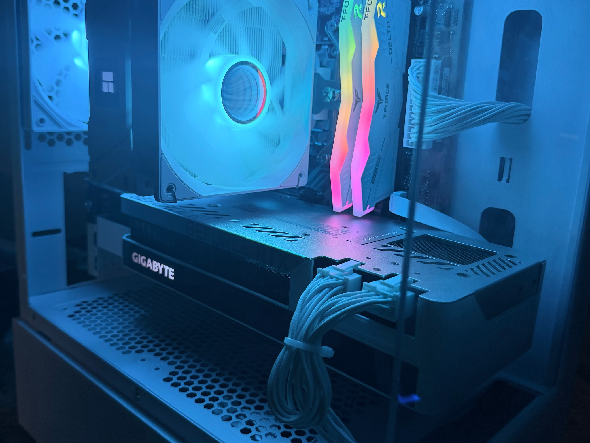 WHITE 3080 Gaming PC | RTX 3080 | 16GB DDR5 | 9600x | 1TB Storage | LCD DISPLAY Cooler