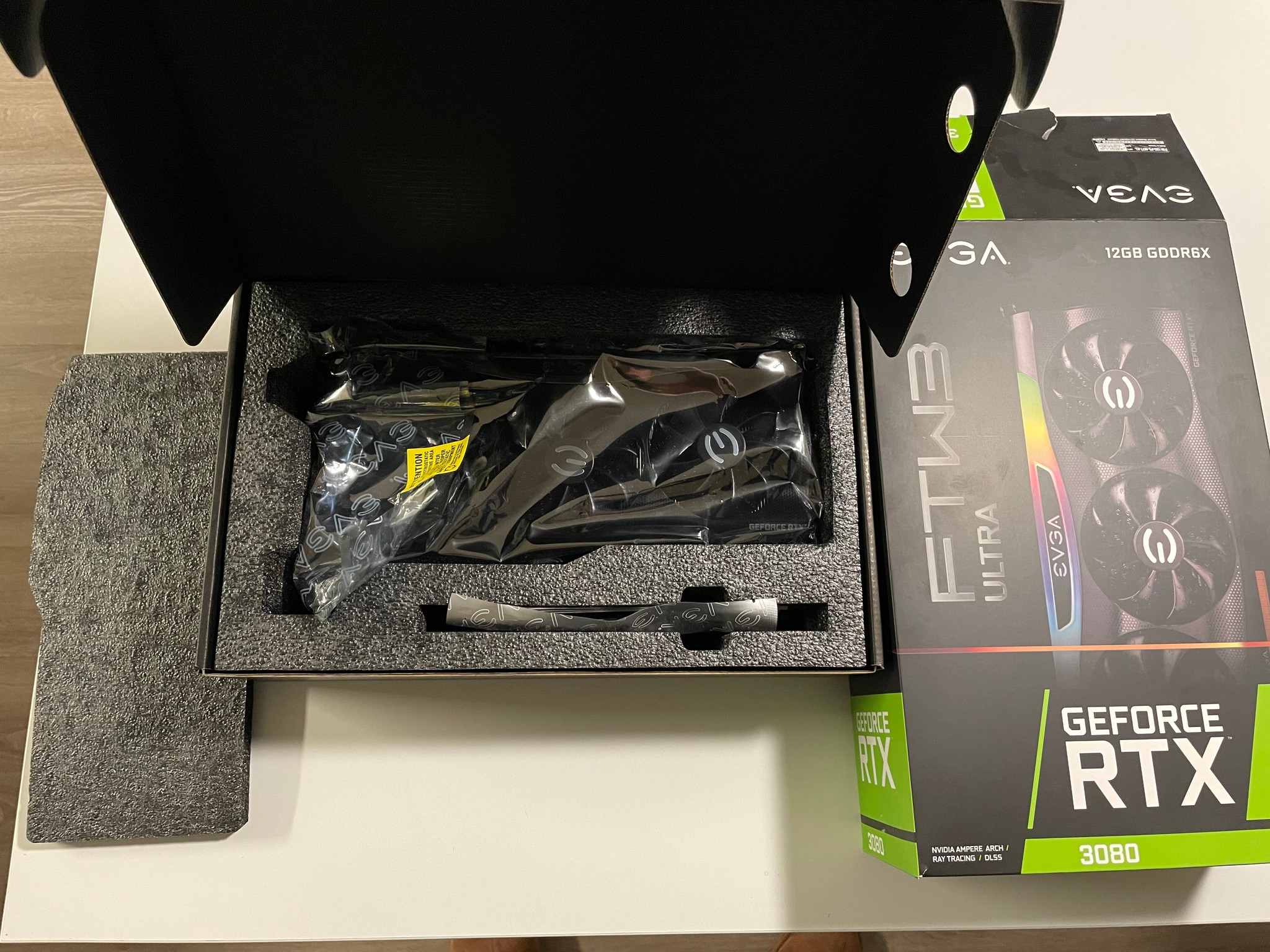 EVGA GeForce RTX 3080 FTW3 Ultra Gaming, 12G-P5-4877-KL, 12GB GDDR6X - CIB Complete
