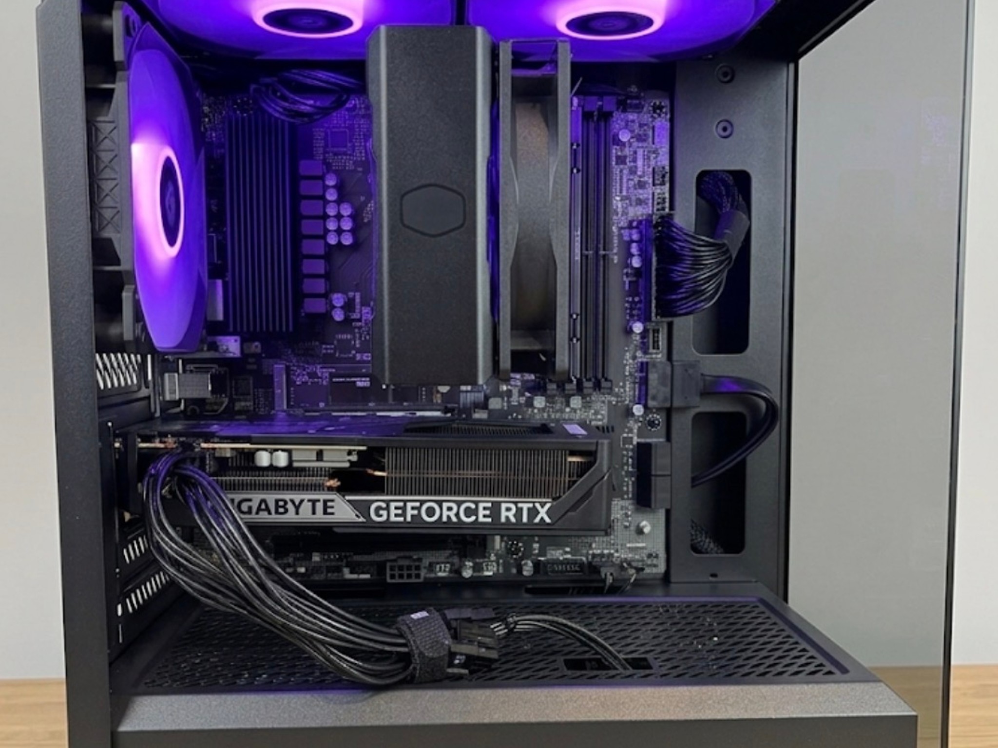 RTX 5060 + Ryzen 5 7500x3D Custom Gaming PC