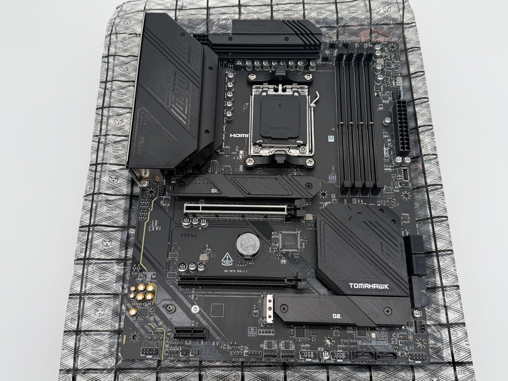 MSI MAG B650 TOMAHAWK WiFi AM5 ATX AMD Motherboard