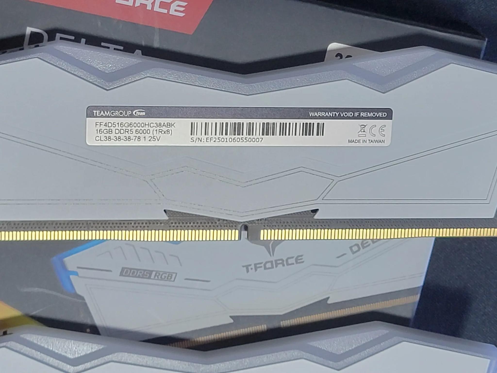 T-Force Delta RGB DDR5 White-4x16 64 GB 6000/CL38
