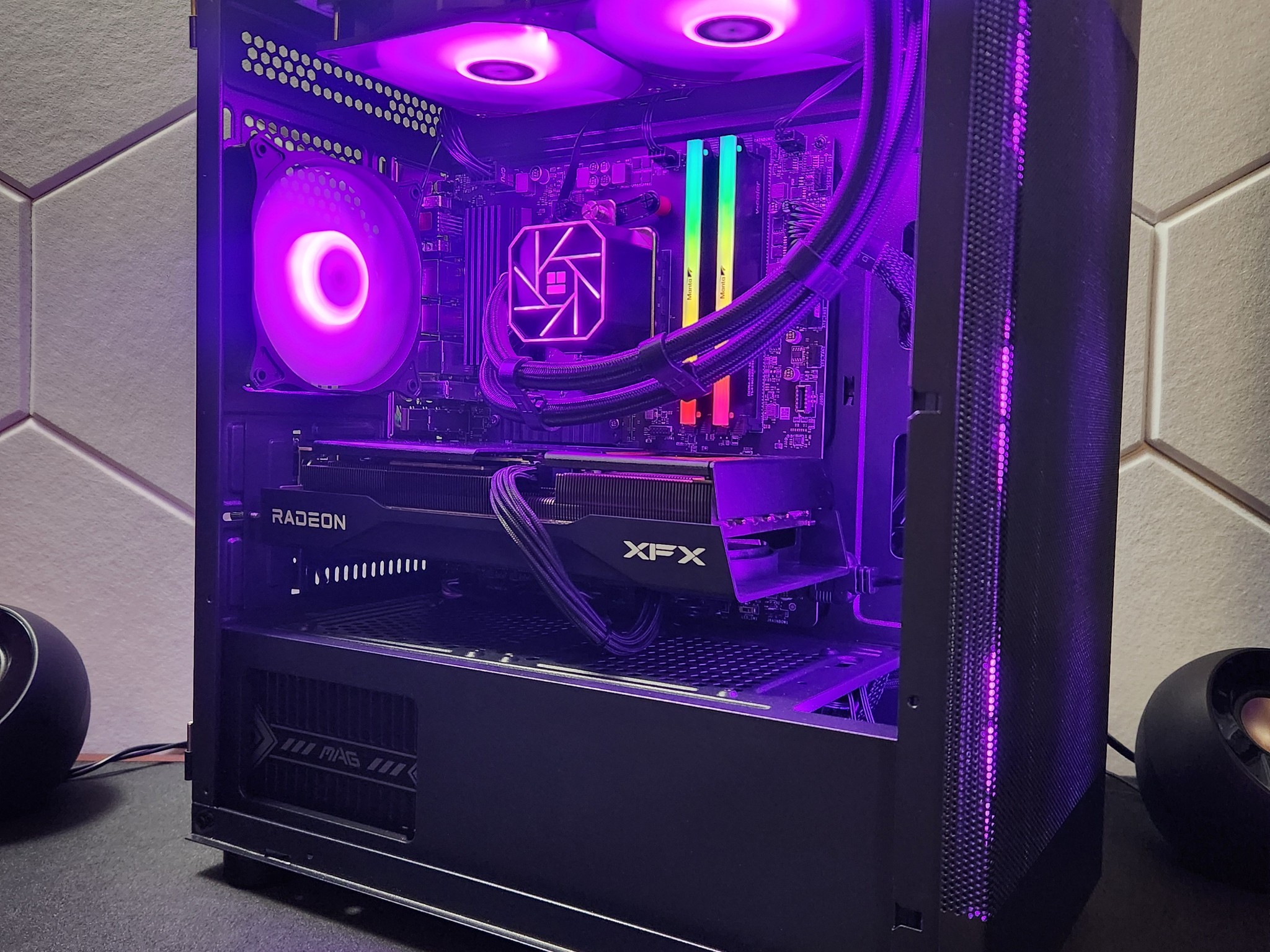 "Entry Level 1440p Gaming PC" RX 9060 XT 8GB | Ryzen 7 3700X | 32gb DDR4 3200Mhz | 1Tb SSD | WIFI+BT
