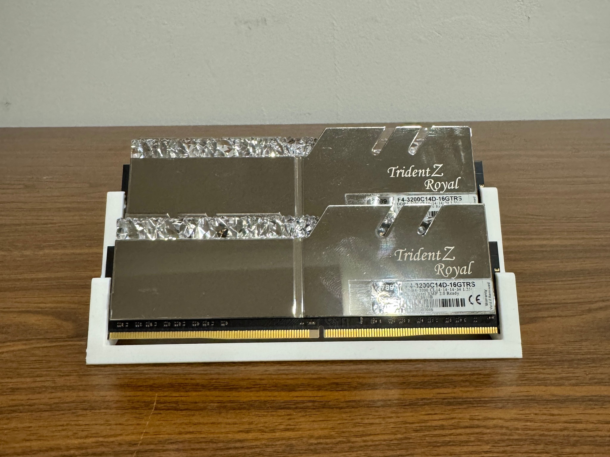 G.Skill Trident Z Royal 16 GB (2 x 8 GB) DDR4-3200 CL16 Memory