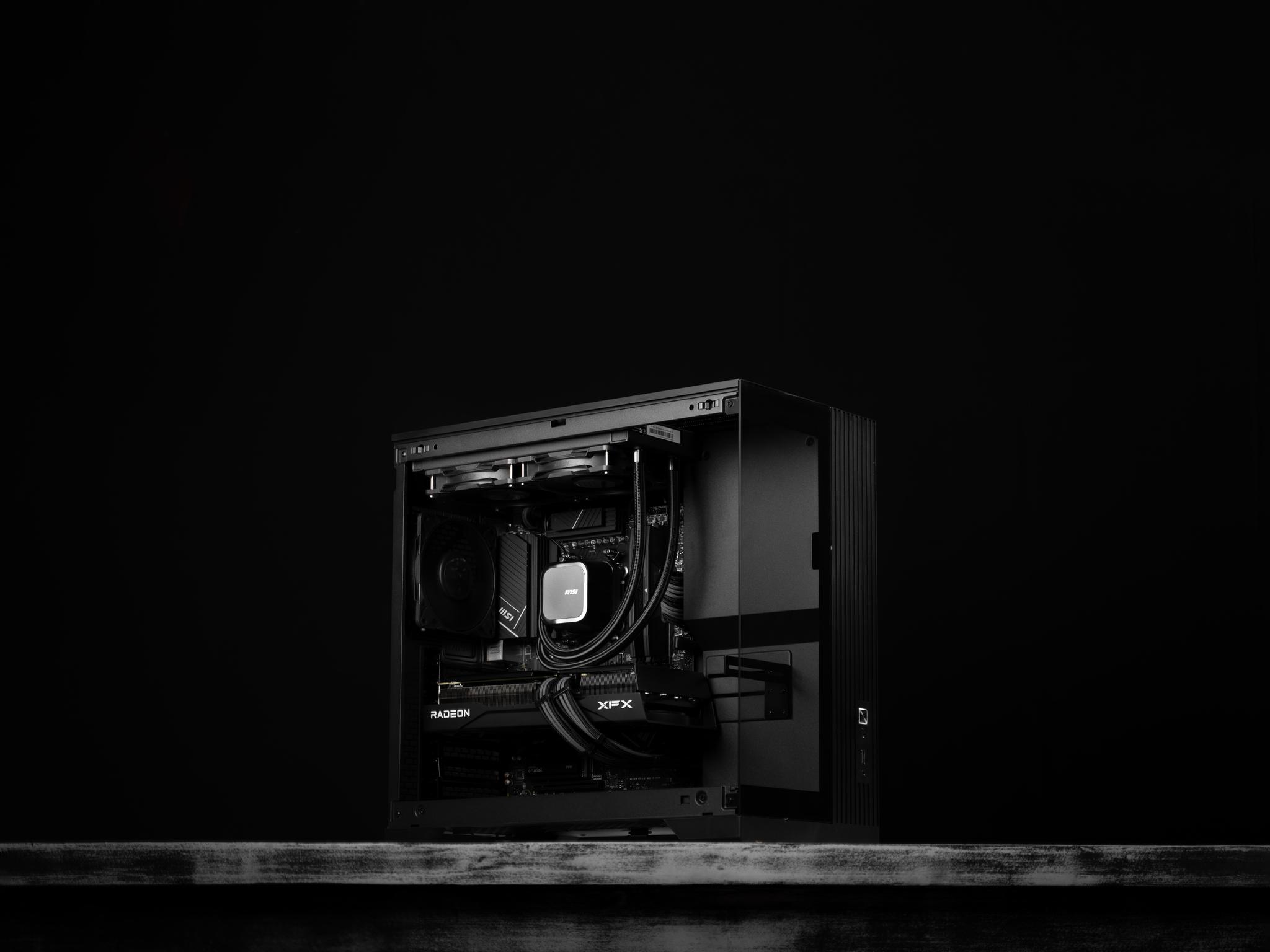 \ PF-21 / RX 9070 GRE Ryzen 7 8700F 1TB 16GB DDR5 Windows 11 Workstation Gaming PC