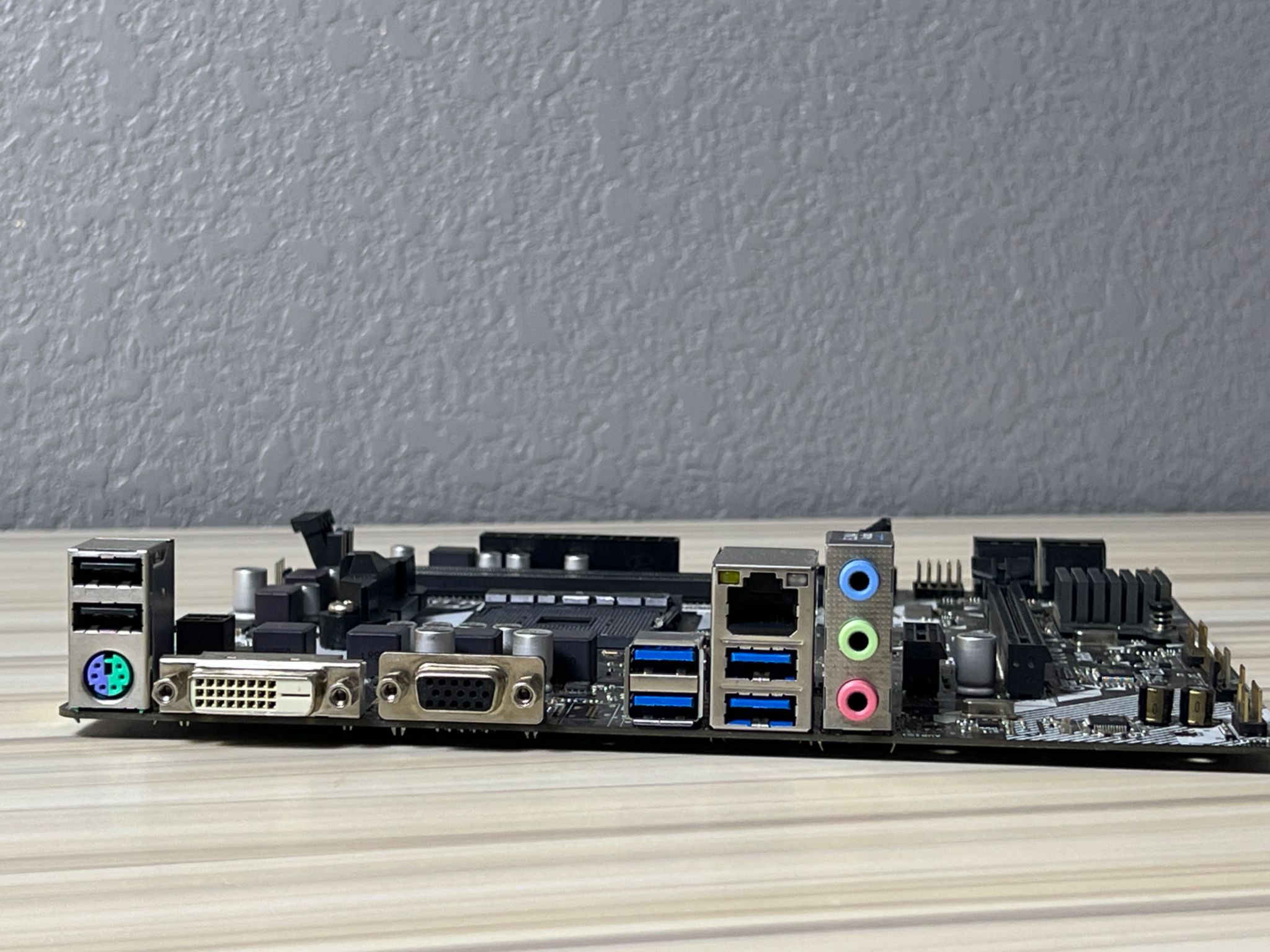 ASRock A320M-DVS R4.0