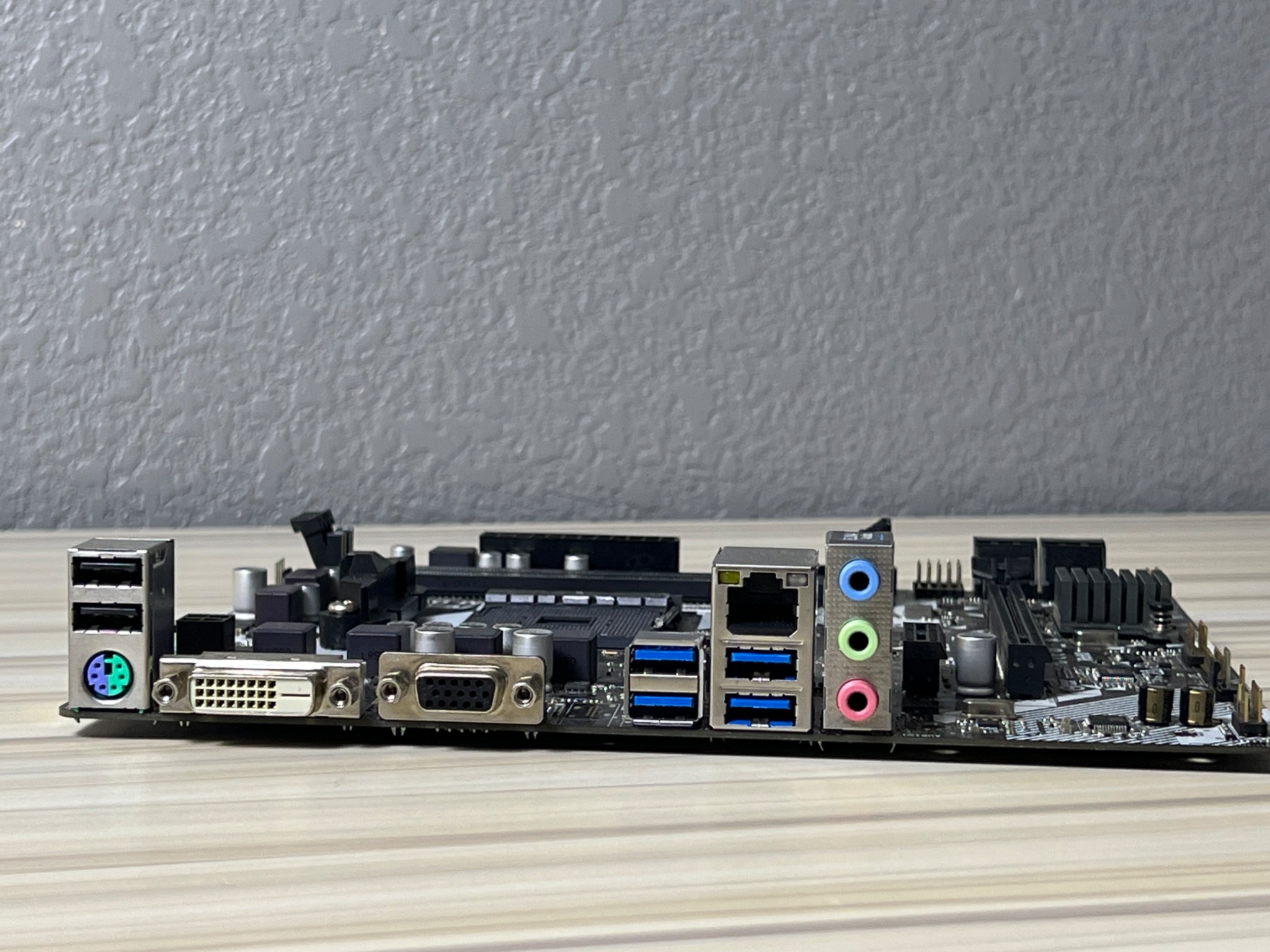 ASRock A320M-DVS R4.0