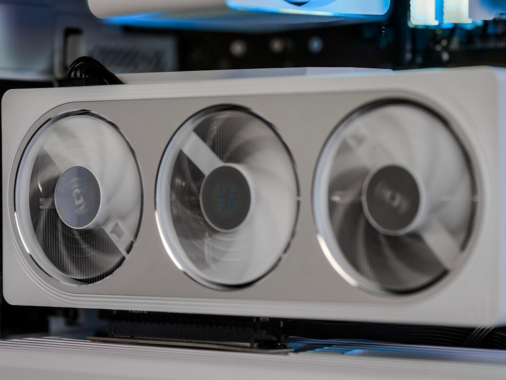 EXT Frost 70X - i5 12400F, RTX 5060 8GB, 32GB DDR4 Ram, 1TB SSD (V1)