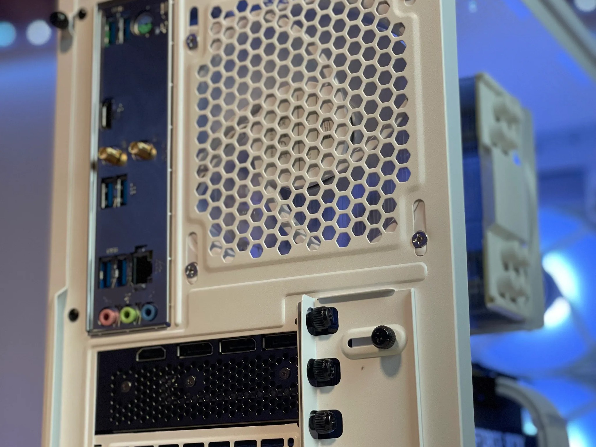 "Snowstorm" (RTX 3080 + Ryzen 7)