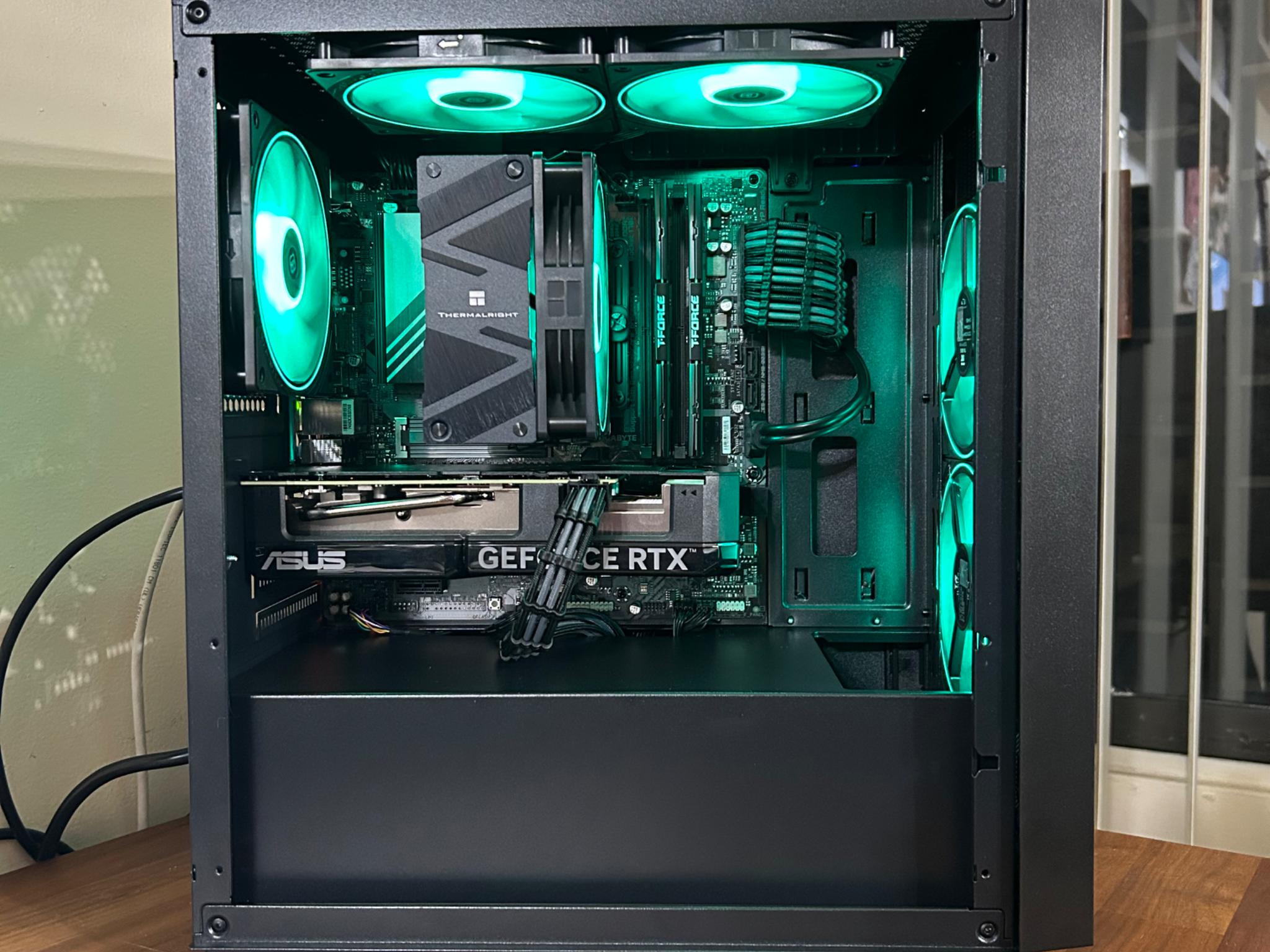 RTX 4070 12GB | Intel i5 13400F | 32GB DDR5 | 1TB SSD | The Stalker RTX