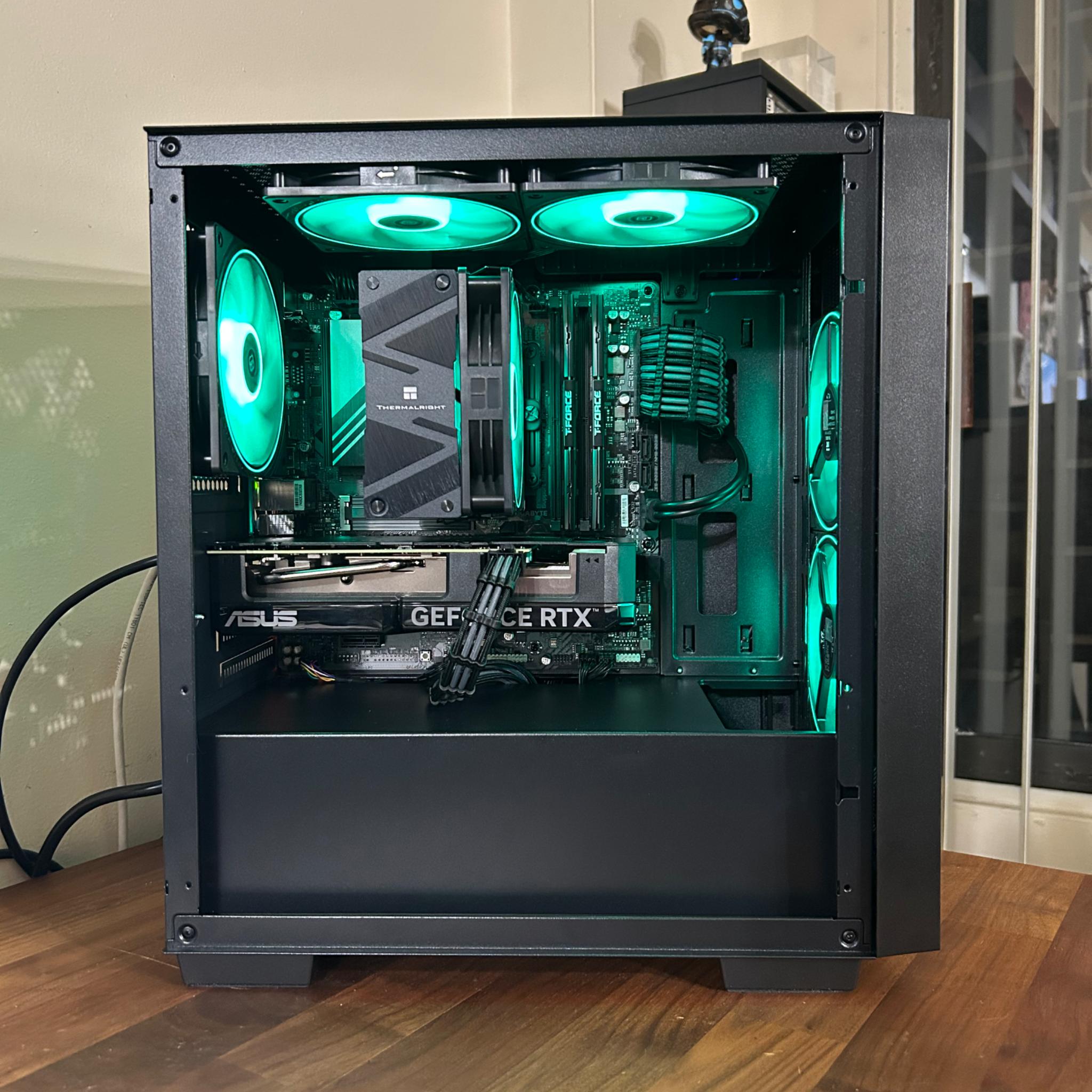 RTX 4070 12GB | Intel i5 13400F | 32GB DDR5 | 1TB SSD | The Stalker RTX