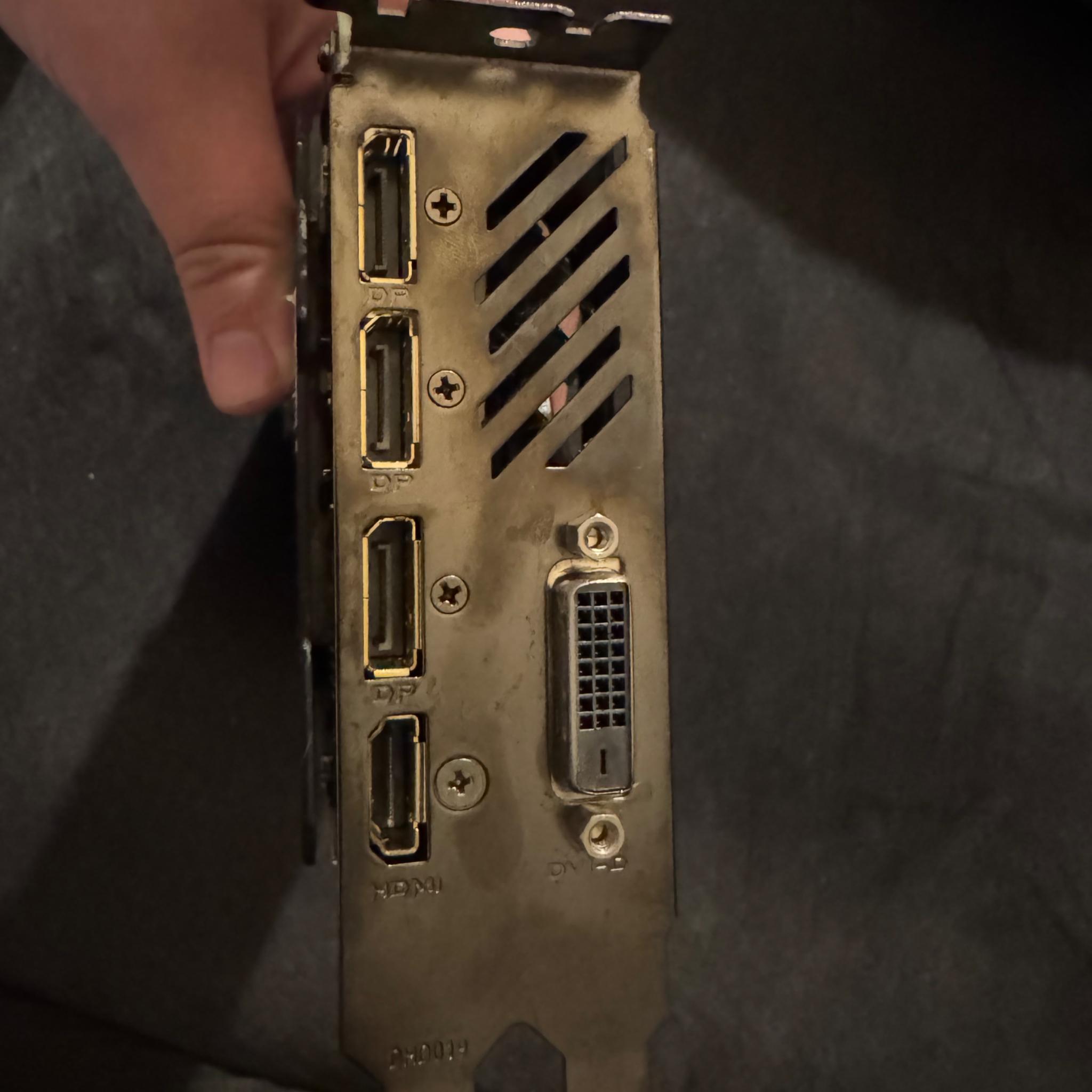 AMAZING CONDITION GIGABYTE GTX 1070 TI 8GB