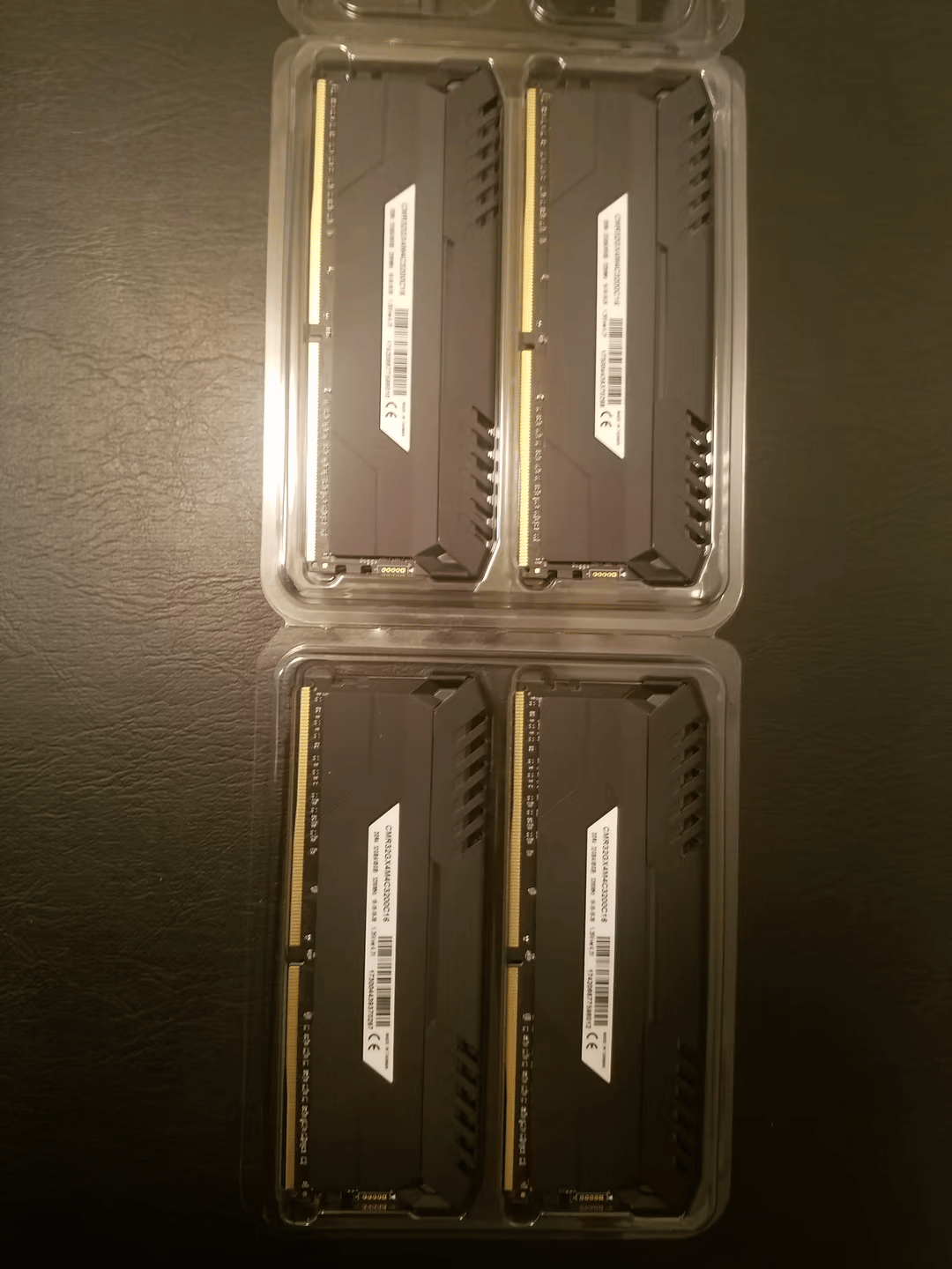 Corsair Vengeance 64 GB (8 x 8 GB) DDR4-3200 CL16 Memory
