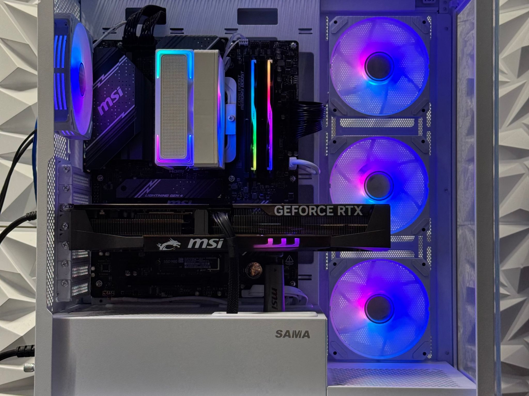 RTX 5070 / Ryzen 7 7700x / 32GB DDR5 Ram / 1TB SSD / Gaming pc / Streaming pc / Creator pc