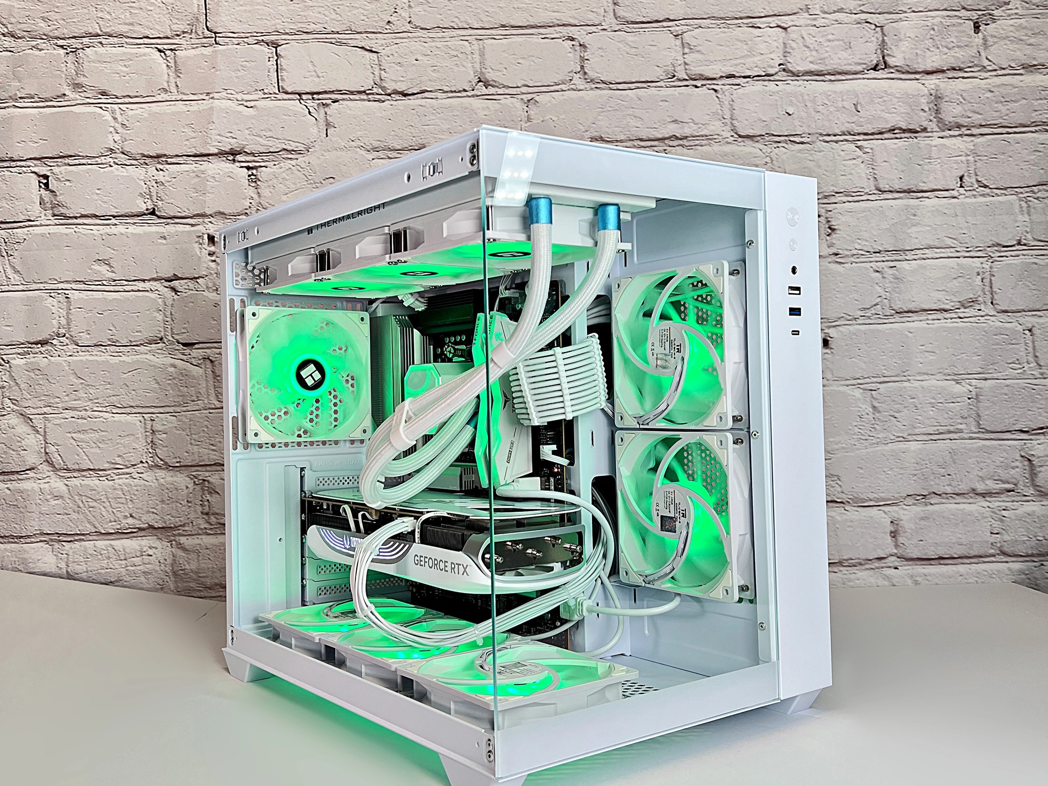 AMD Ryzen 7 7800X3D RTX 4080 Super 32GB DDR5 2TB M.2 WIN 11 Pro Gaming PC
