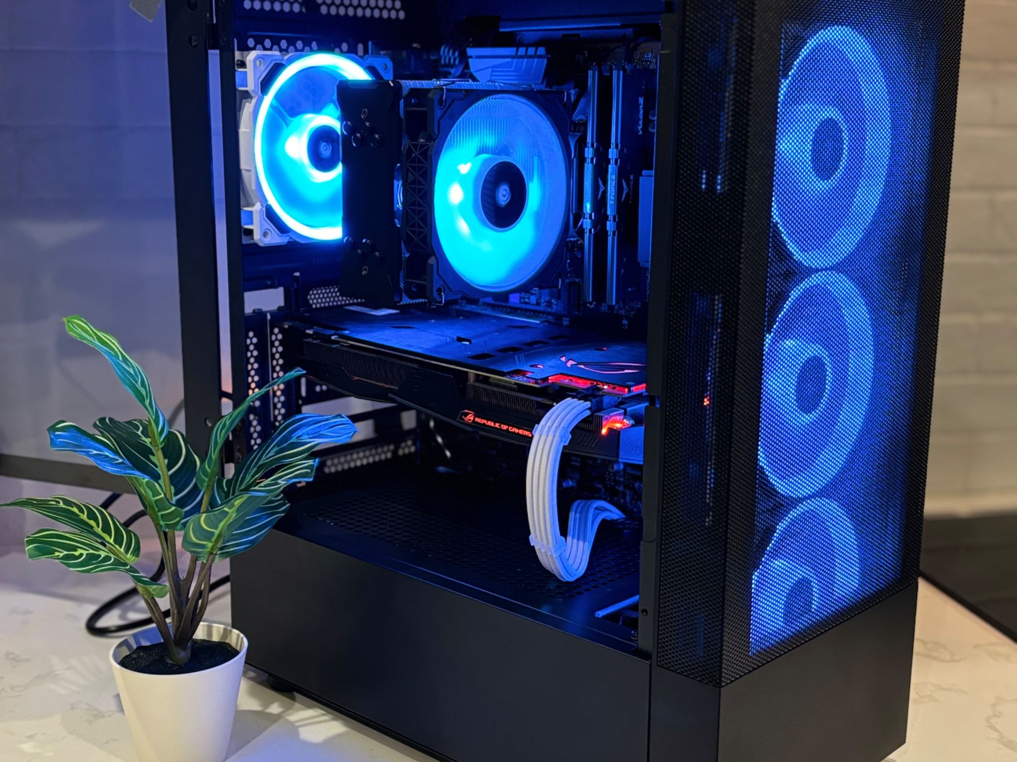 For Sale 1080P Gaming PC with Intel i7-8700k and ASUS ROG GeForce GTX 1070 8GB GPU