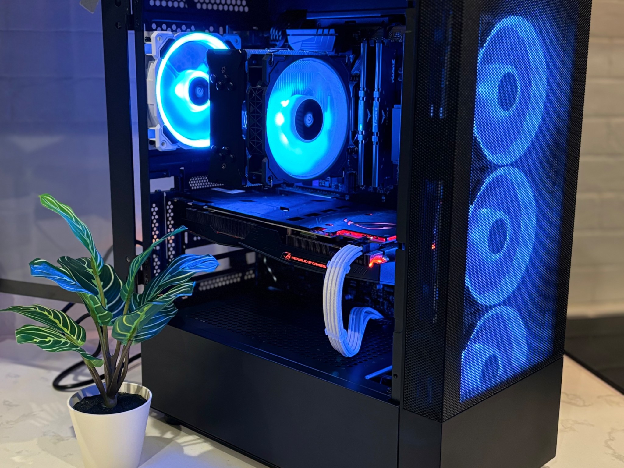 For Sale 1080P Gaming PC with Intel i7-8700k and ASUS ROG GeForce GTX 1070 8GB GPU