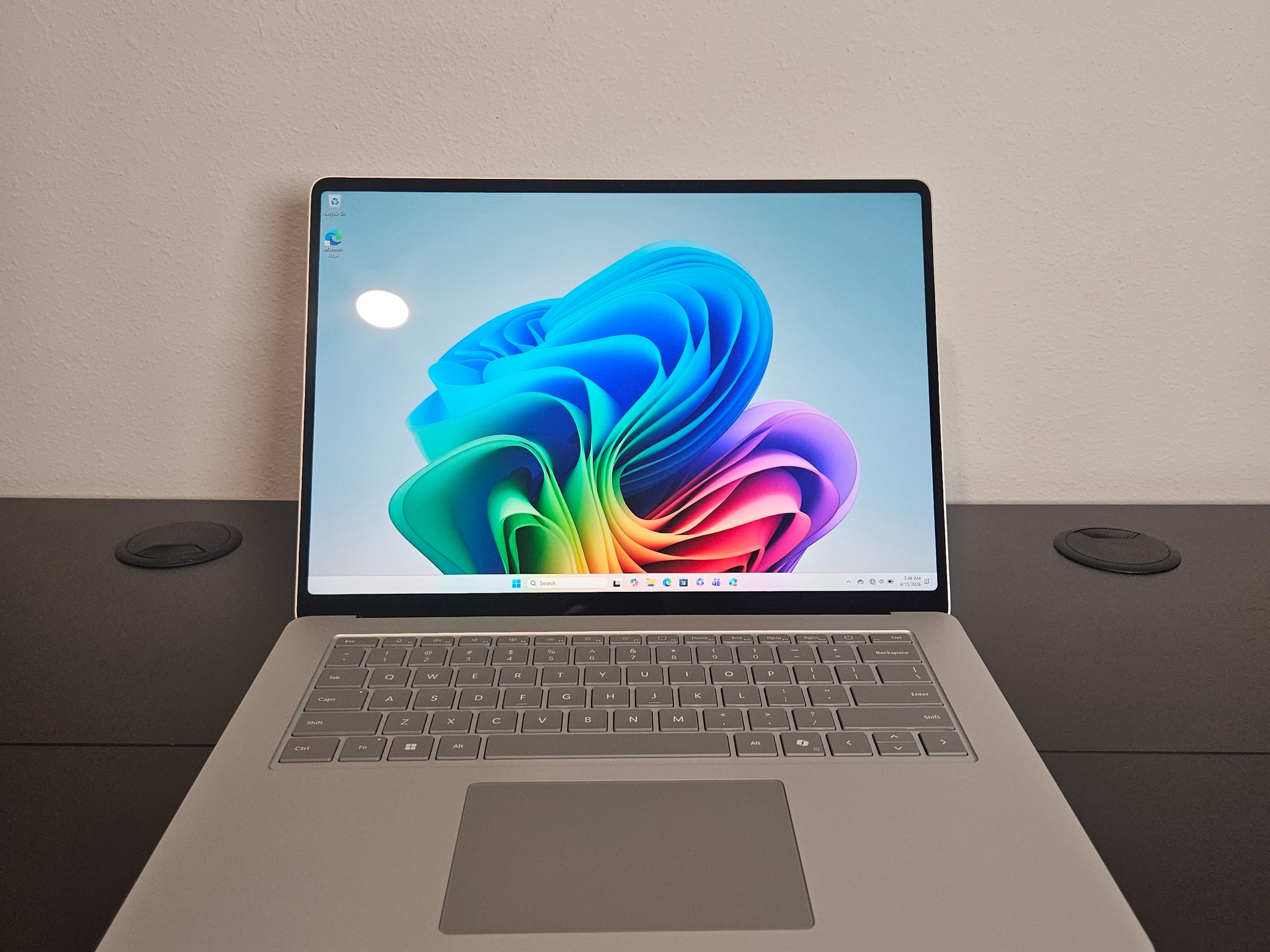 Microsoft Surface Laptop 7th Edition 13.8" Snapdragon X 3.4GHz 16GB RAM 256 GB