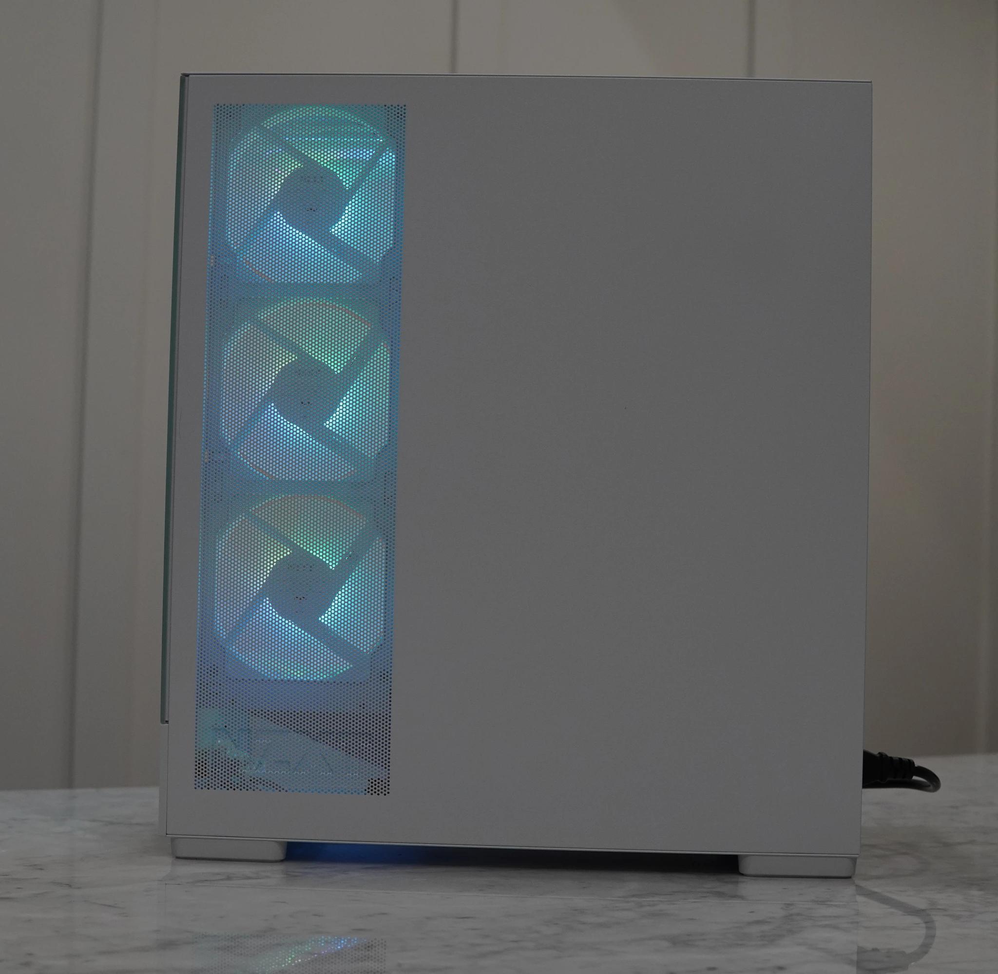 RX 6700 XT, Ryzen 7 3700X White Gaming PC