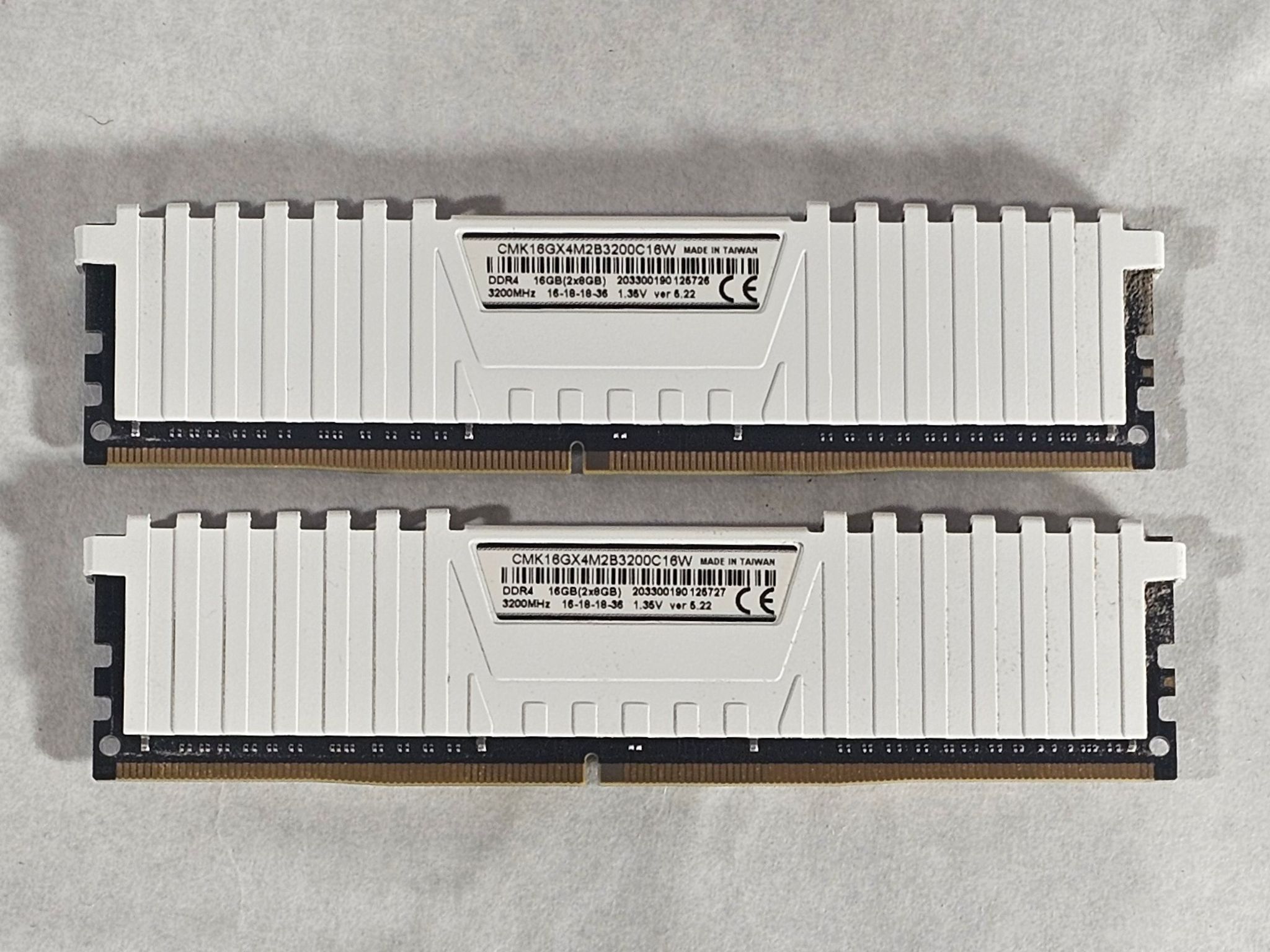 16GB DDR4 (2x8GB) CL16 3200MHz White Corsair Vengeance
