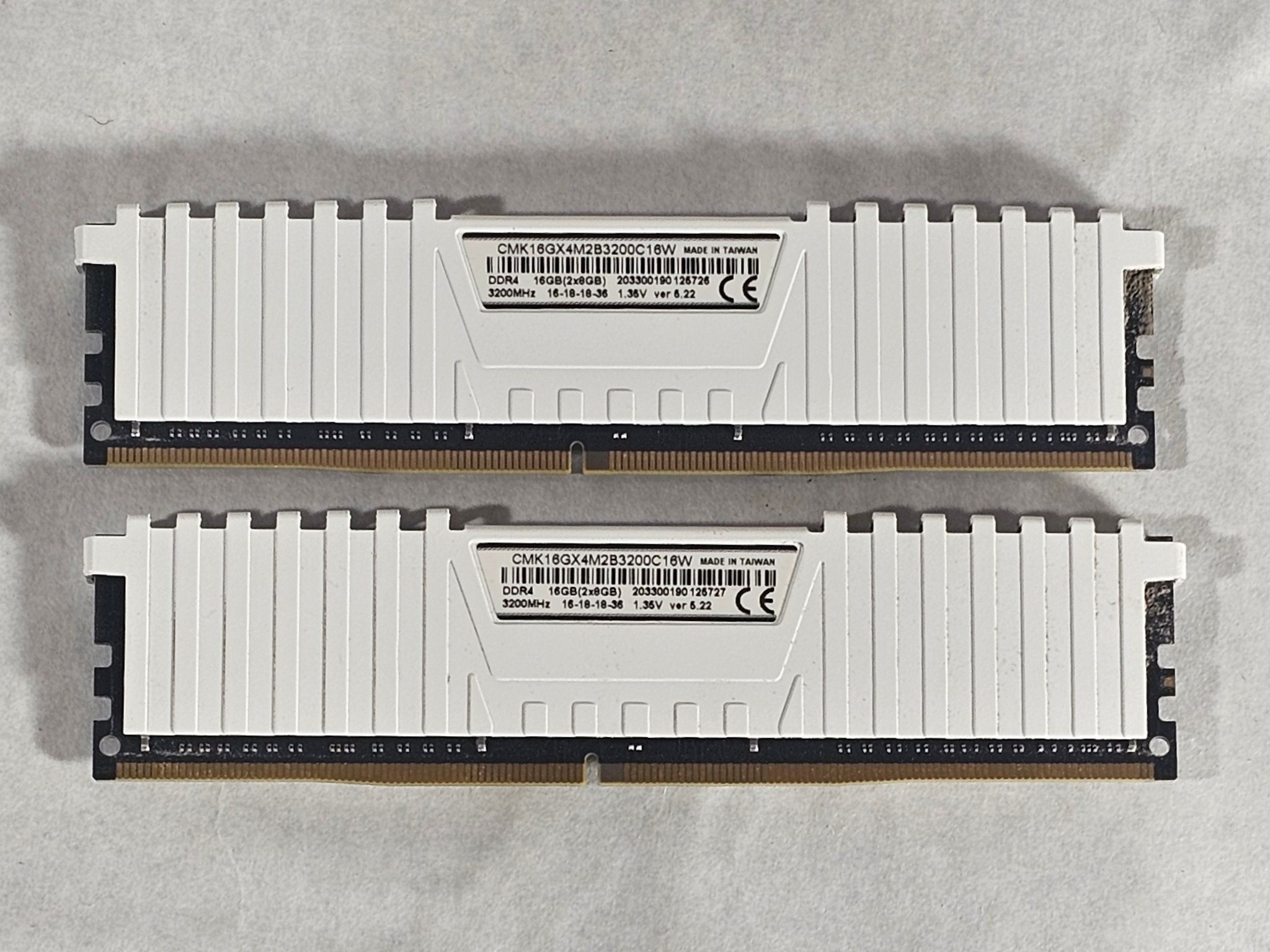 16GB DDR4 (2x8GB) CL16 3200MHz White Corsair Vengeance