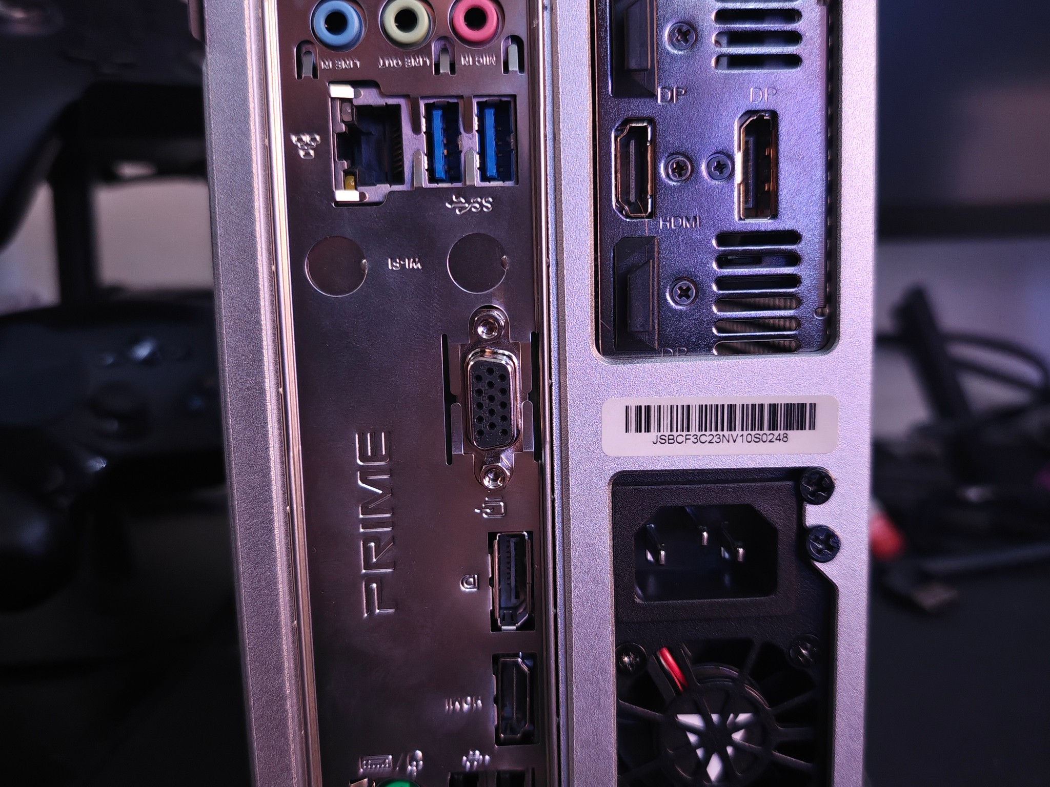 Small form factor gaming/ workstation PC