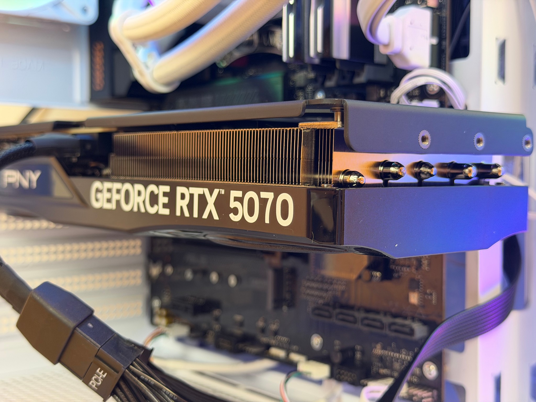 High-End Gaming PC – Ryzen 7 7800X3D + RTX 5070