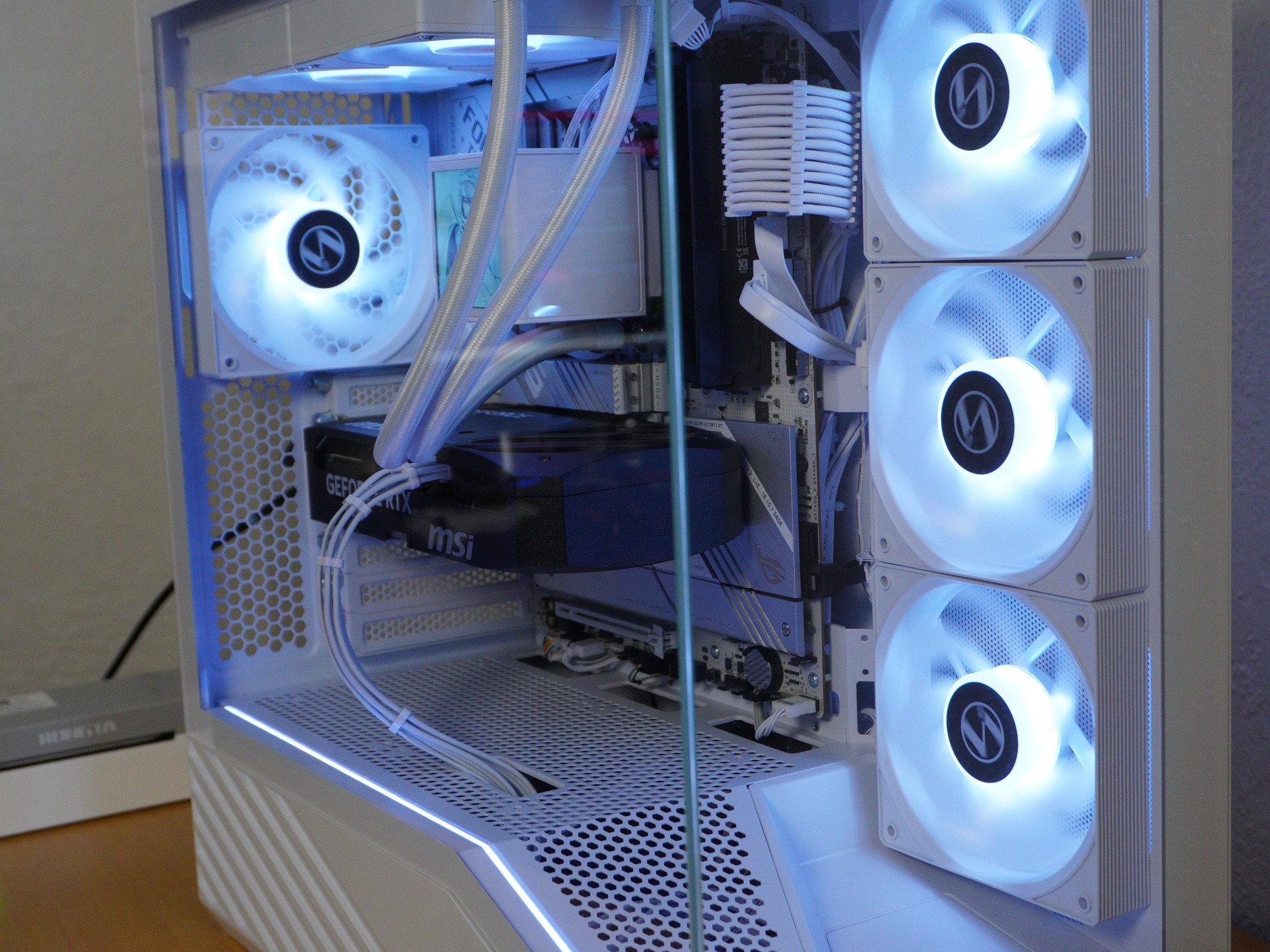 Hakka No Togame | RYZEN 7 7800X3D | RTX 5070 | 1TB NVME - 500GB 2.5 SSD | 32GB DDR5 |Hotdog Sticker|