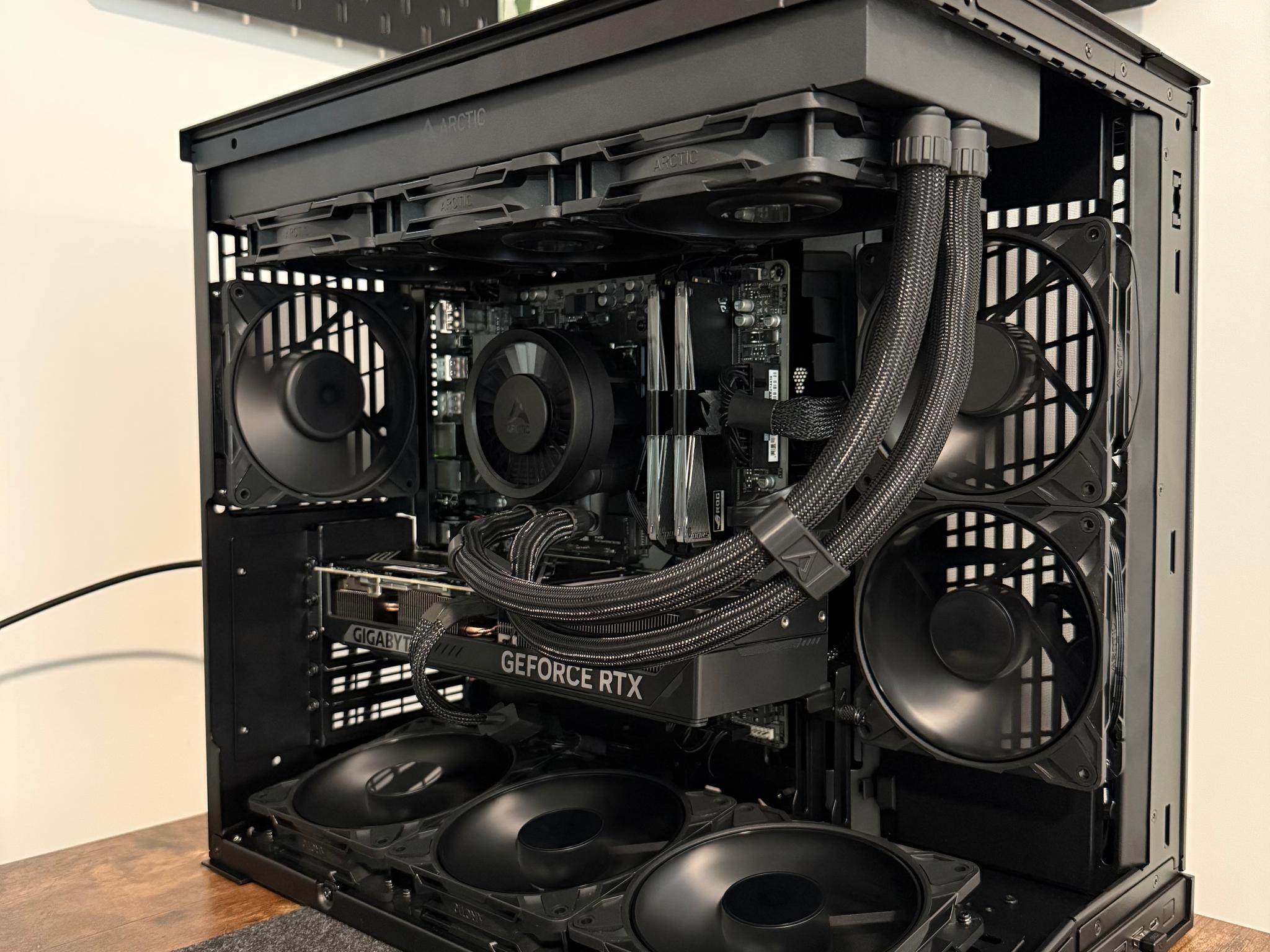 5070 12 GB | 9700x | 32 GB DDR5 | 1 TB M.2 4.0 | 10 x 3000 RPM Artic Fans | CUSTOM BLACK GAMING PC