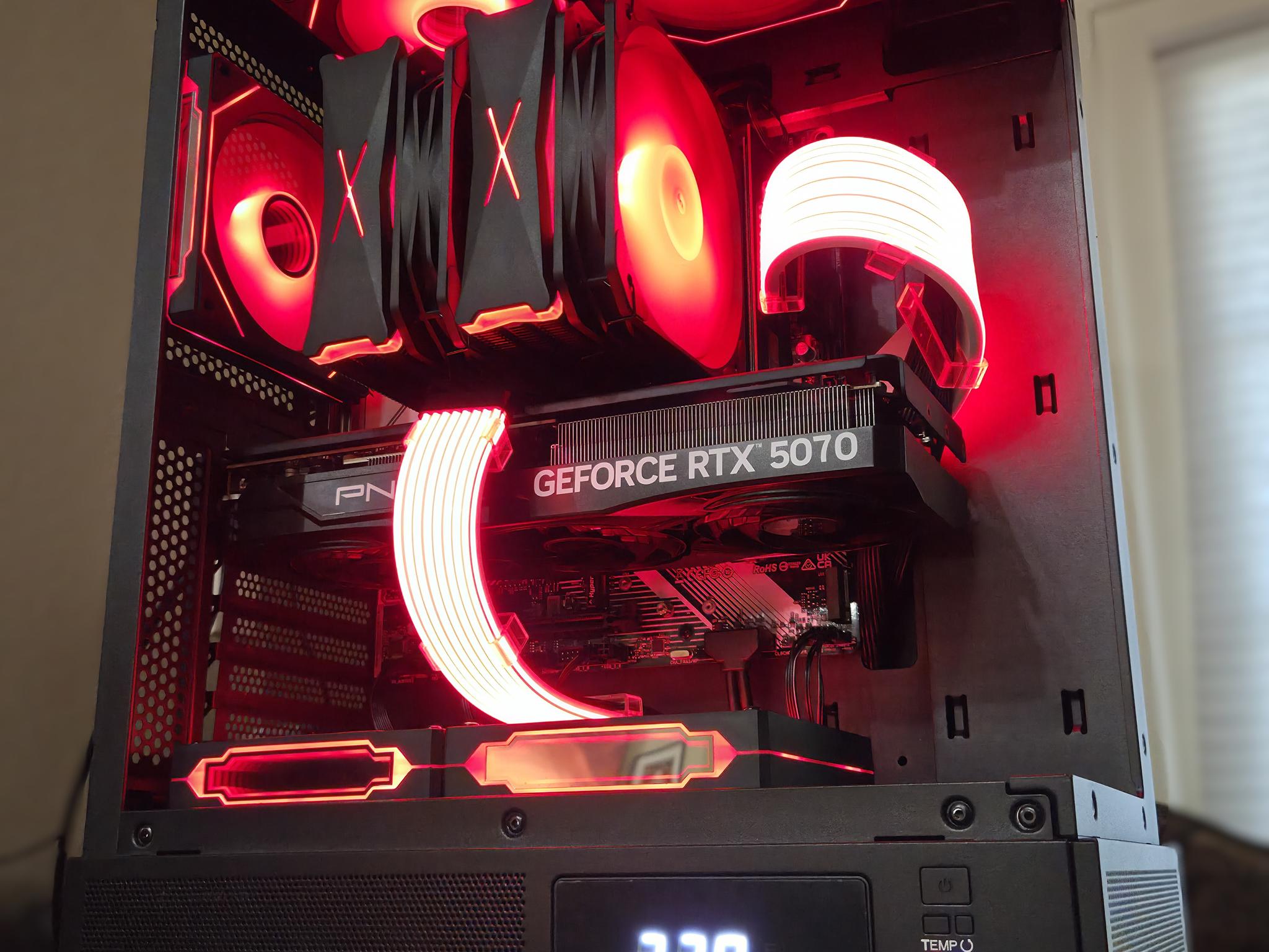 Super!💥 7700|5070|DDR5-32GB|2TB|Temp Display