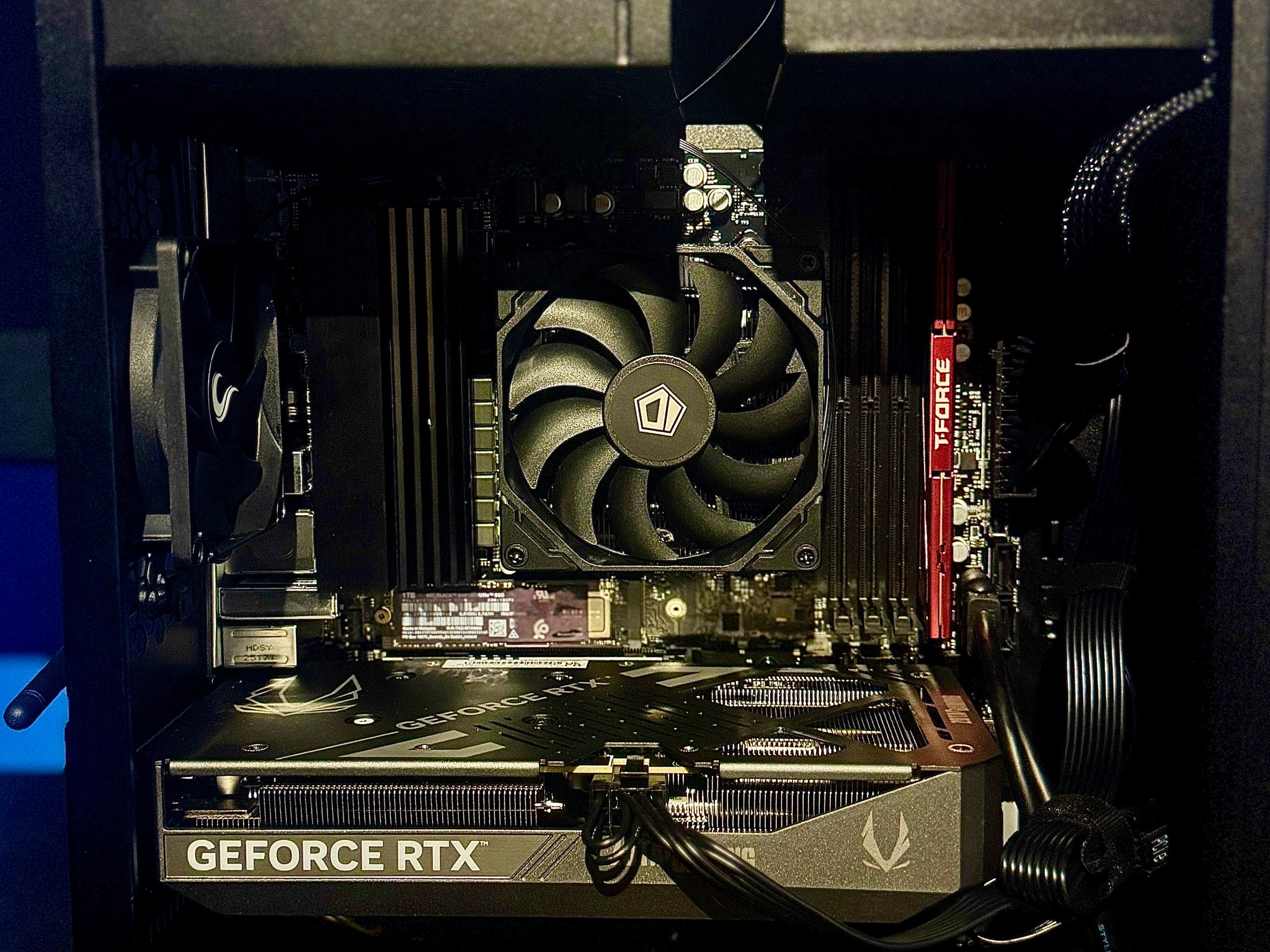 Custom Gaming PC - 4K 60FPS Ready - RTX 5060 Ti - 7500X3D - B850 - 16GB DDR5 1TB NVMe