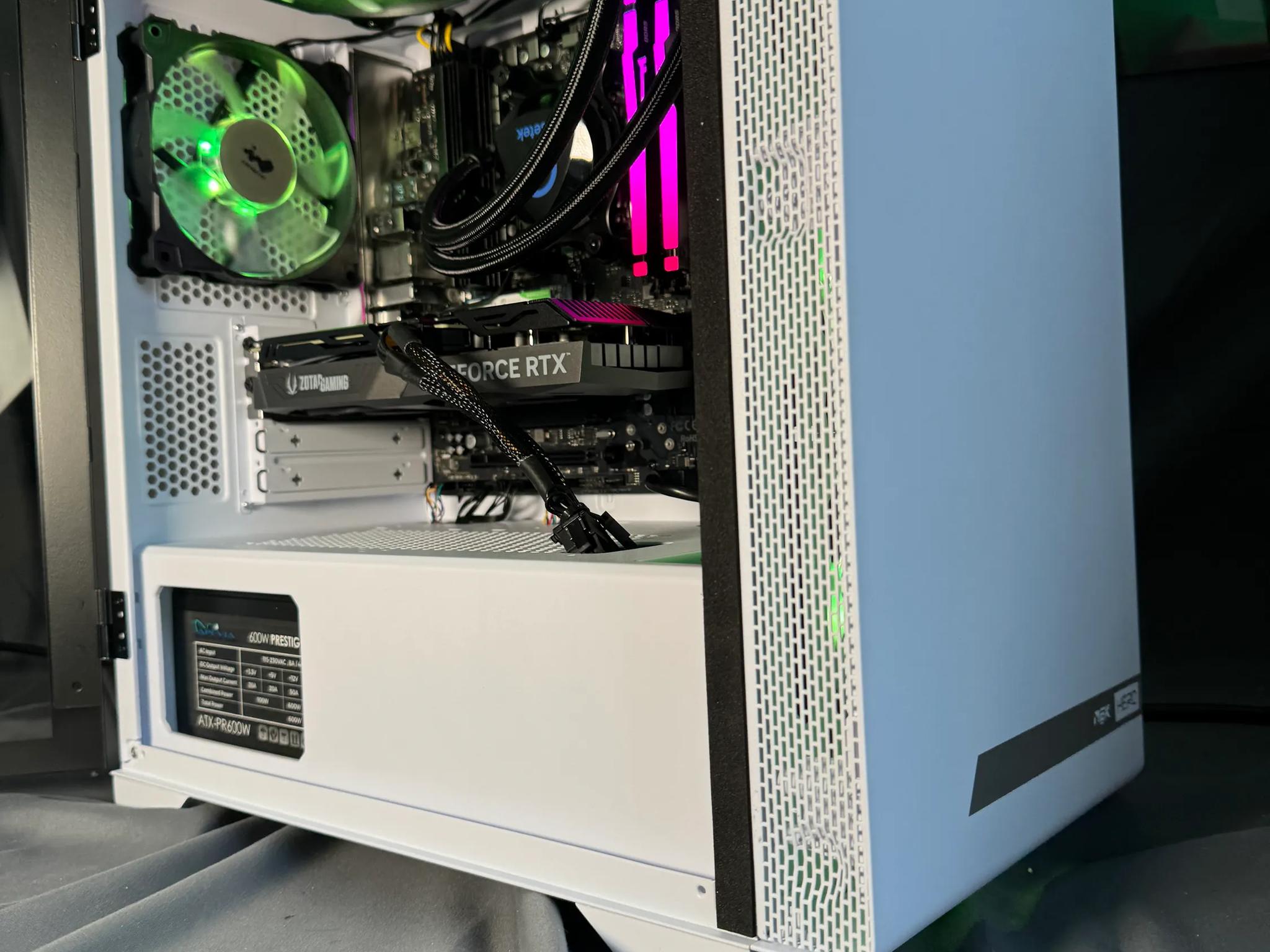 RTX 4060 Ryzen 5 7600 Gaming PC