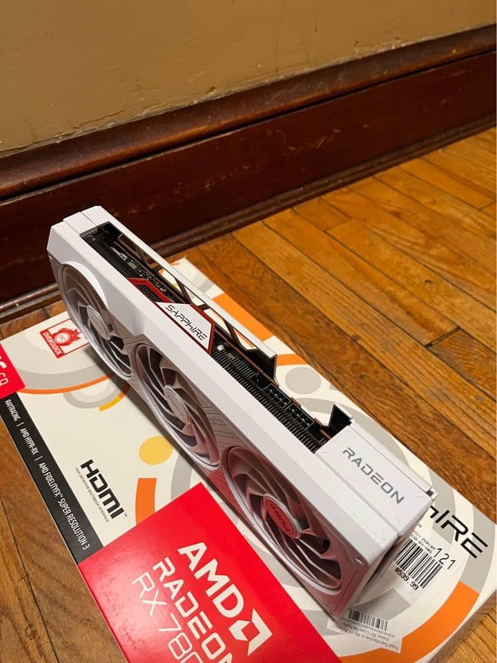 Sapphire Pure AMD Radeon RX 7800XT 16GB