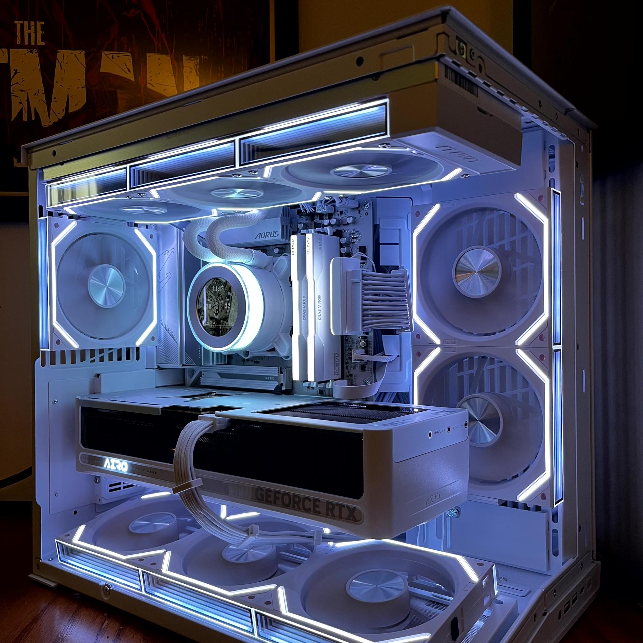 Snow Leopard - RTX 5070 Ti OC | Ryzen 7 9800x3d | 2TB NVME | 32GB @6400 MT/sec | 1000W Gold PSU