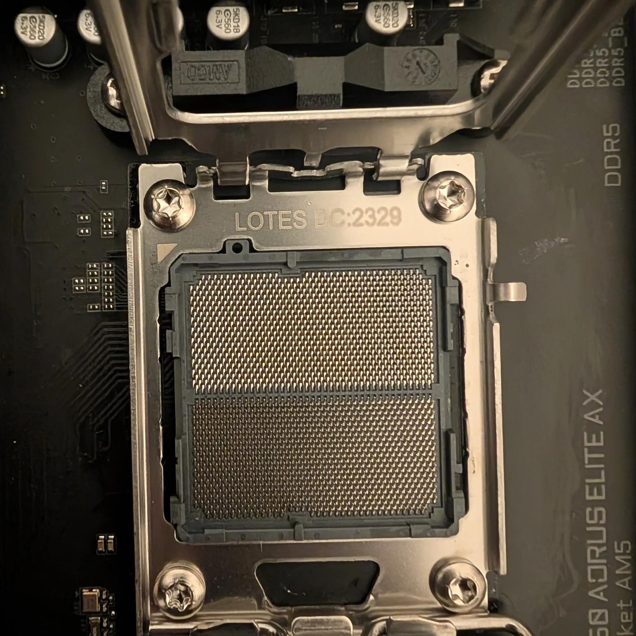 GIGABYTE B650 AORUS ELITE AX ATX AM5 (DDR5, PCIe 5.0)