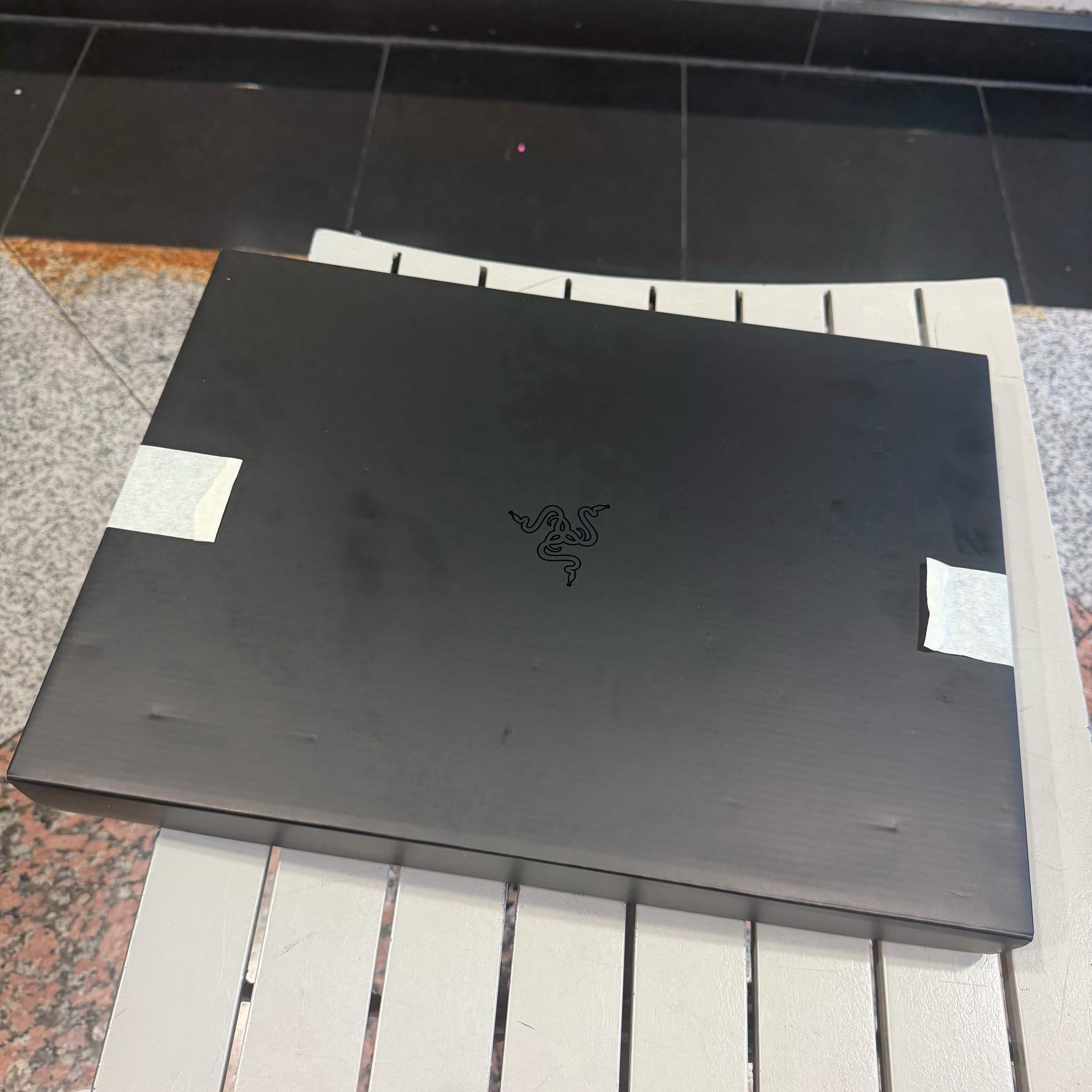 Razer Blade 18 240Hz UHD+ 2.7 GHz Ultra 9 275HX 32GB 1TB SSD NVIDIA RTX 5070 Ti