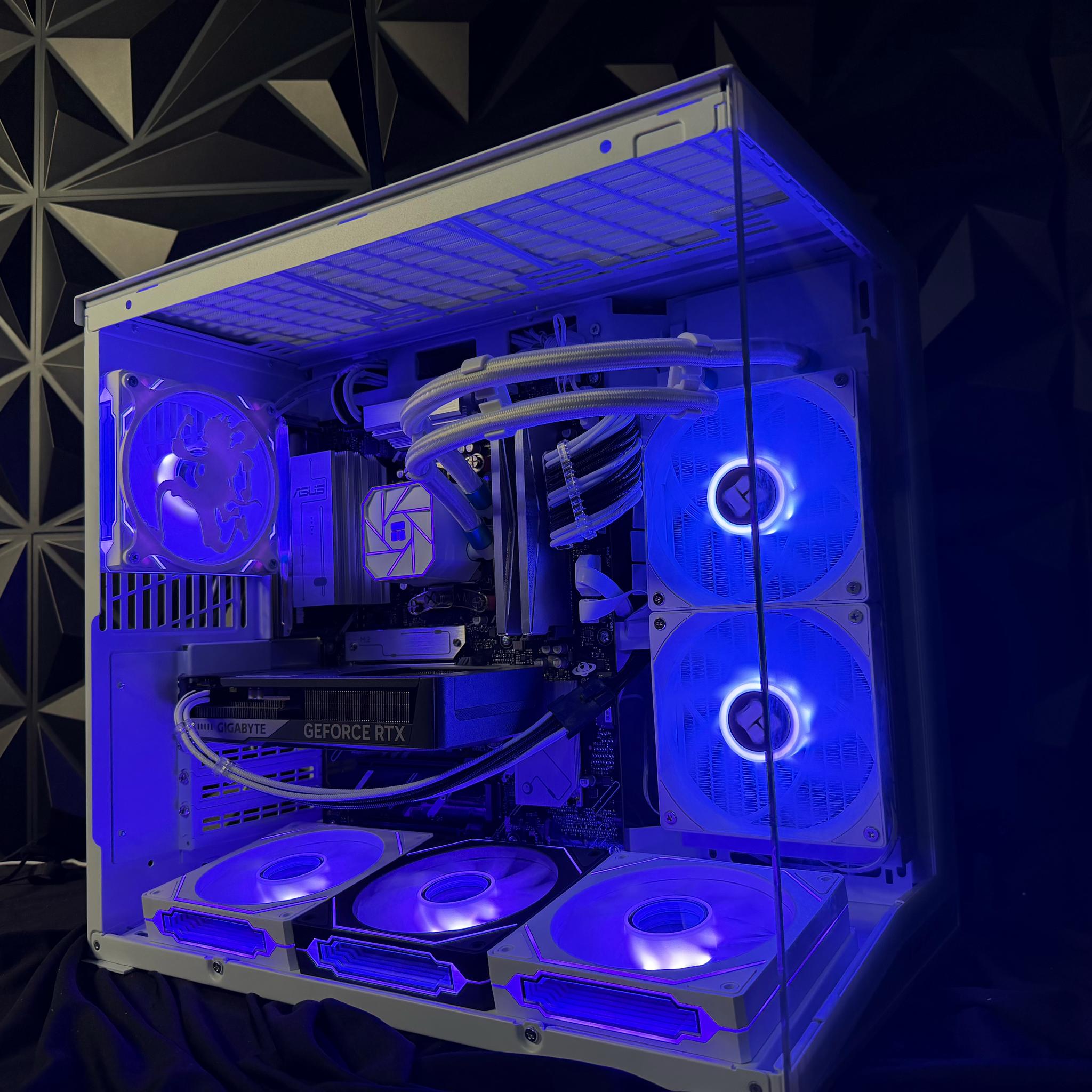 🏴‍☠️ Luffy Gear 5 🏴‍☠️ Ryzen 5 9600X|  RTX 5060| 32 GB DDR5| 1 TB NVMe